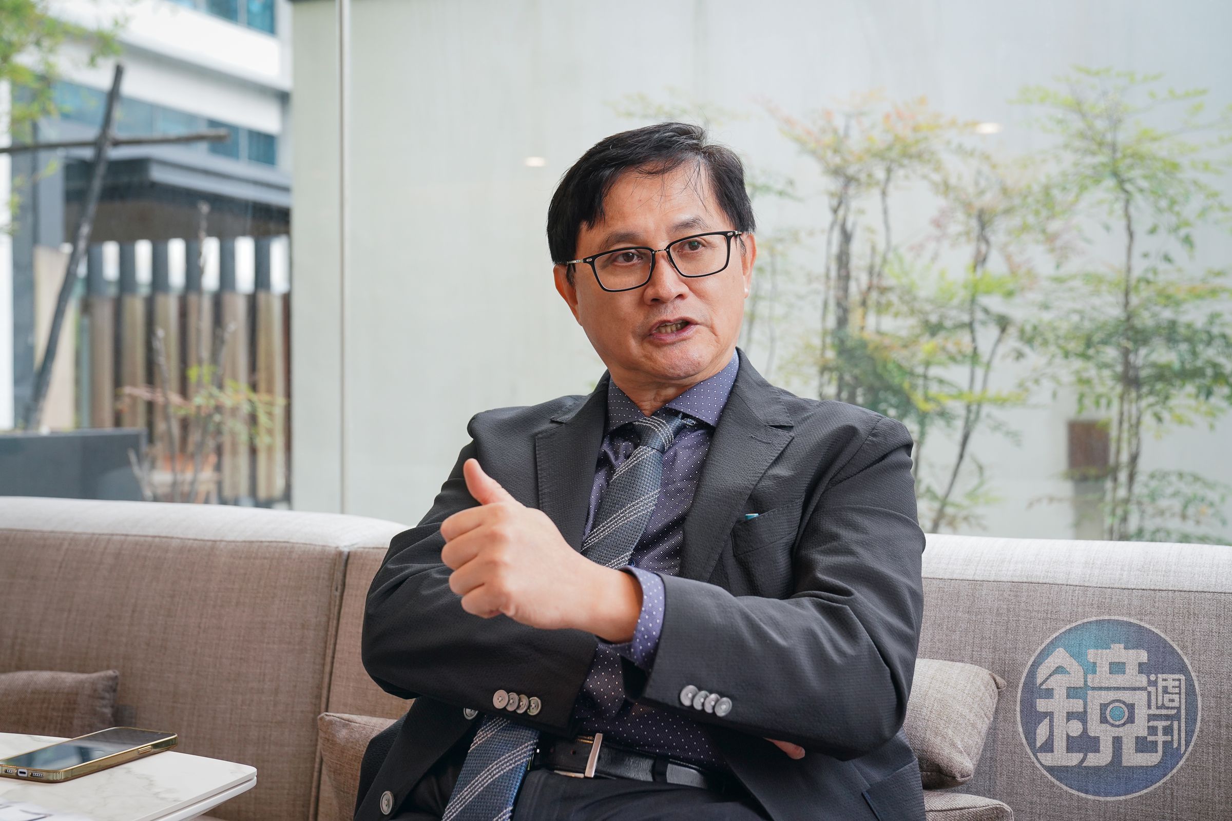 童子賢近日受訪提到台灣應該將核二、核三延役,並把核一、核四「剷平」,興建芬蘭OL3的新型核電廠。