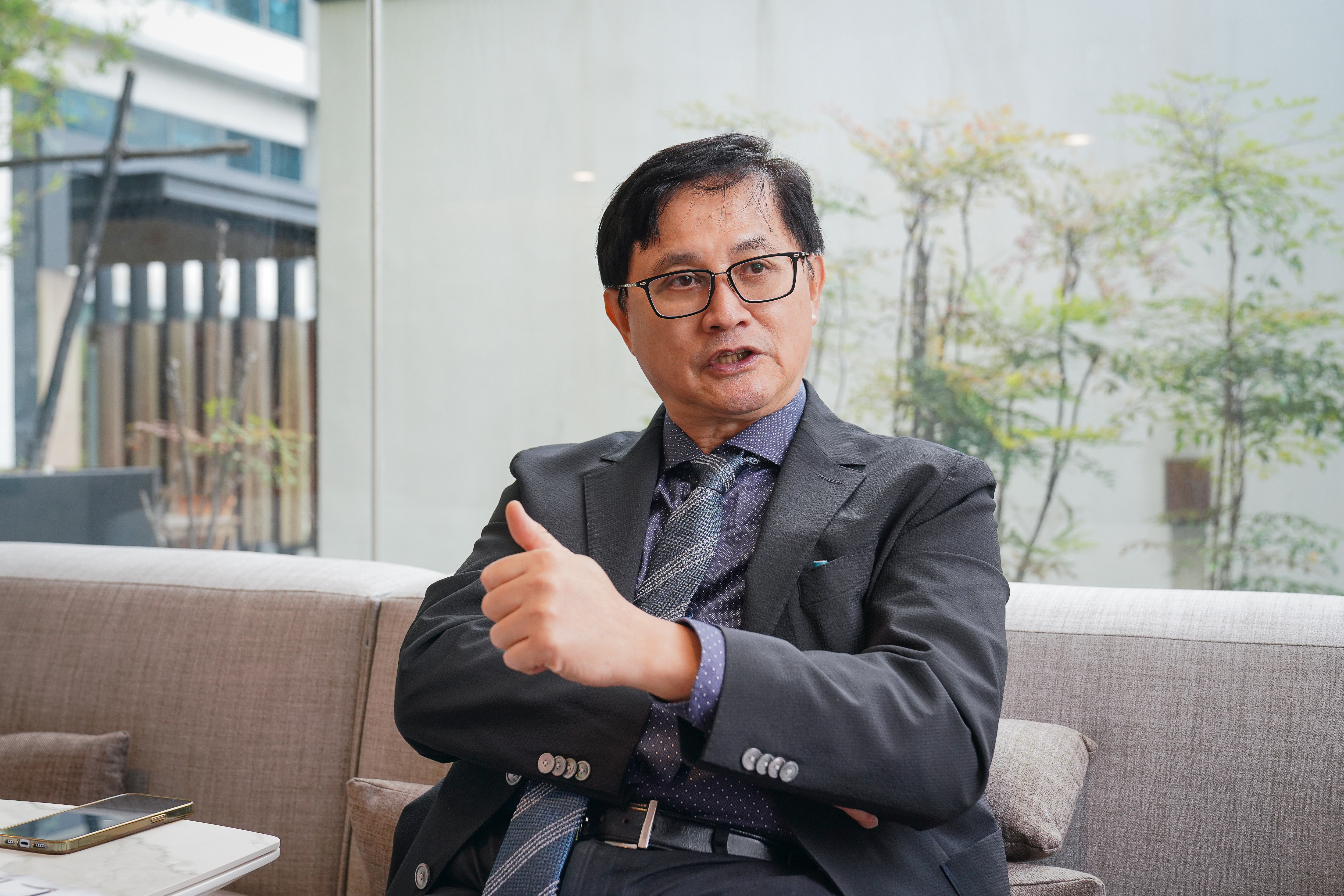 童子賢近日受訪提到台灣應該將核二、核三延役，並把核一、核四「剷平」，興建芬蘭OL3的新型核電廠。