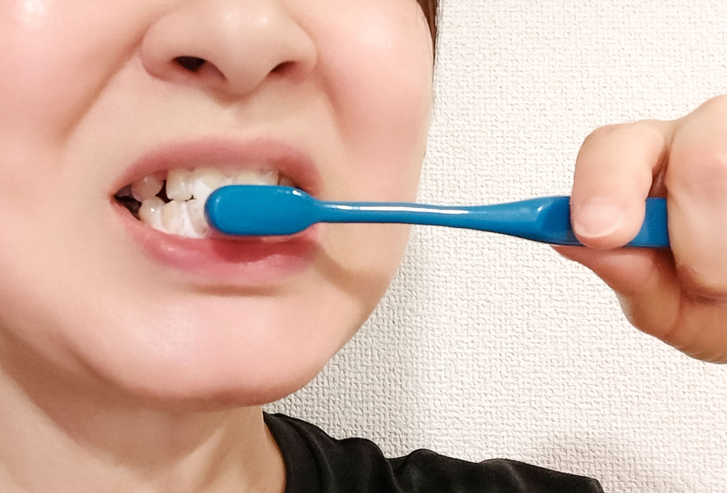 牙科教授夏爾瑪指出很多人吃完飯馬上去刷牙其實是NG行為。(示意圖,photoAC)