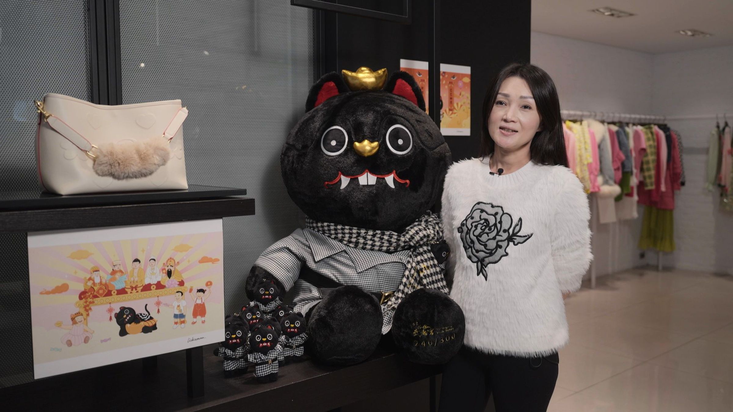 iROO品牌形象總監林育詩受訪時分享這次品牌與北港武德宮黑虎將軍聯名的服飾,除了開運話題外,更是包含了品牌「愛自己,不打折」的生活主張。