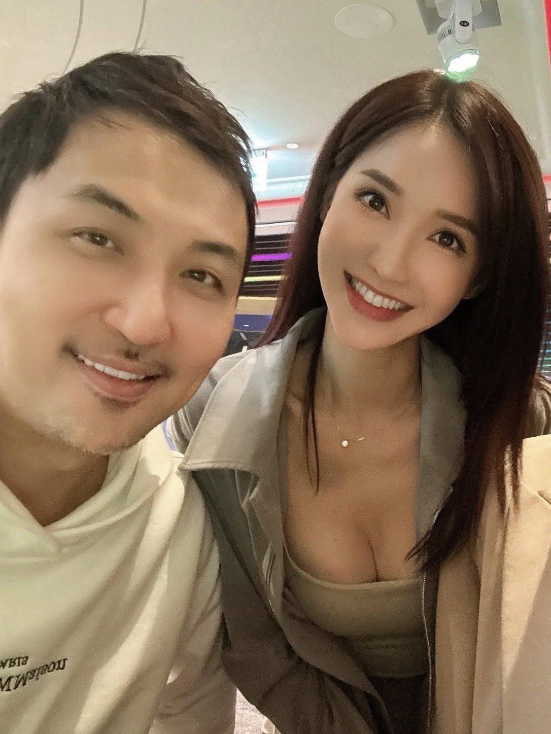 徐千京特別感謝貴人李進良引薦醫師修復自己的眼傷。(翻攝自臉書)