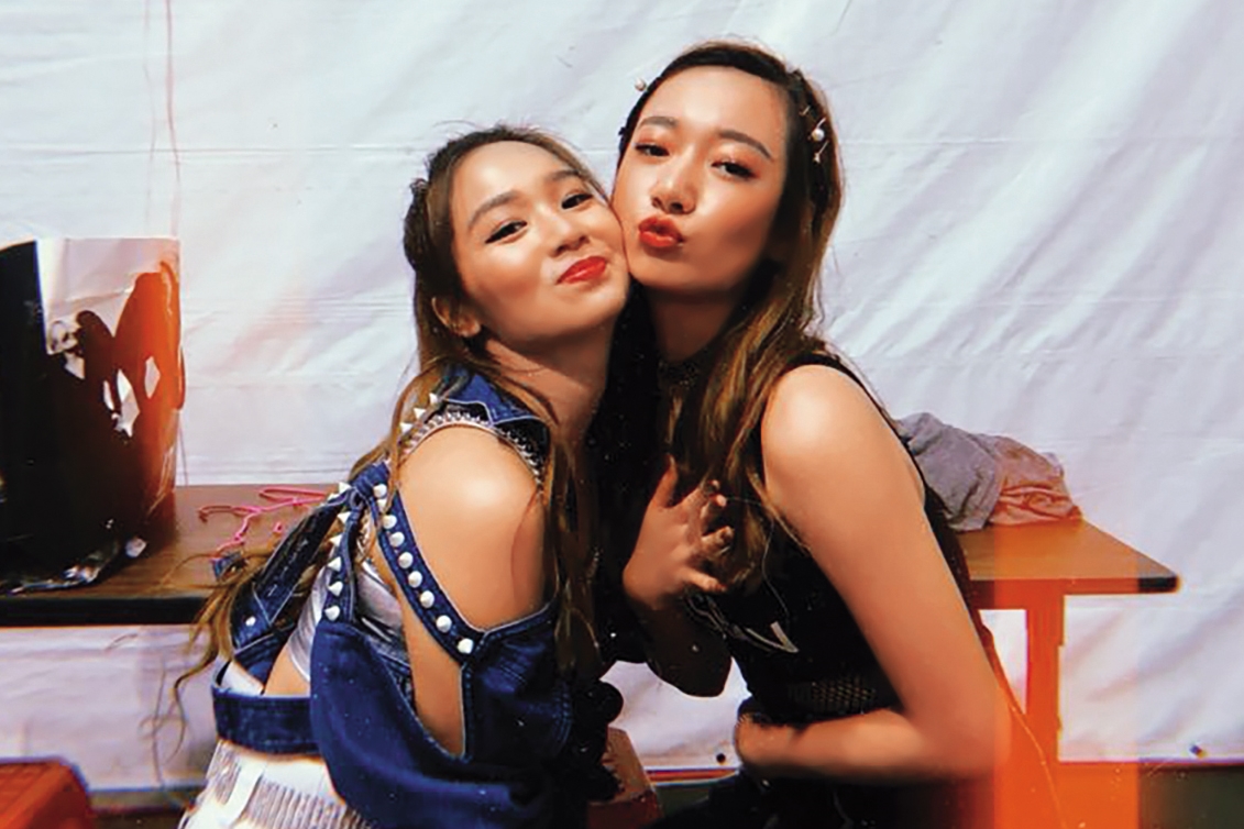 吳卓源（右）與陳芳語（左）被影射是「假面閨密」，2人過去淵源頗深，但後來鬧翻。（翻攝自吳卓源臉書）