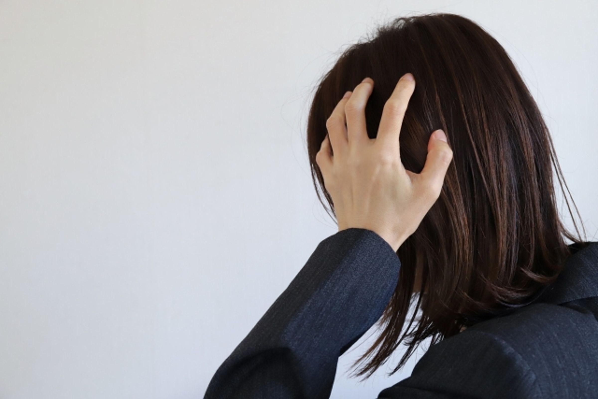 一名Z姓退休女老師遭新北市1名C姓校長傳訊息性騷擾,提告後經法院二審民事判決成立,C男需賠償Z女5萬元。(示意圖非當事人,photoAC)
