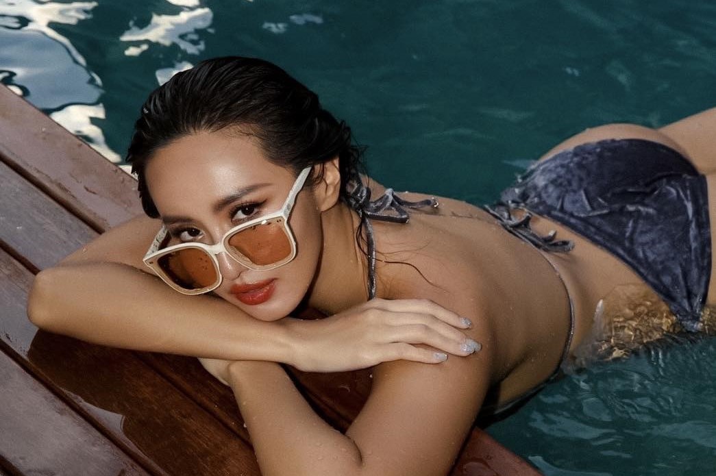 薔薔跨足YT頻道拍影片經常到世界各國出外景。（翻攝自薔薔臉書）