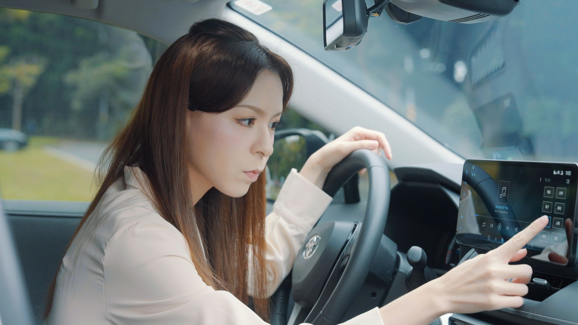 JBL為TOYOTA車主打造的專屬音場，讓車主可以大飽耳福，享受高品質的音樂體驗。