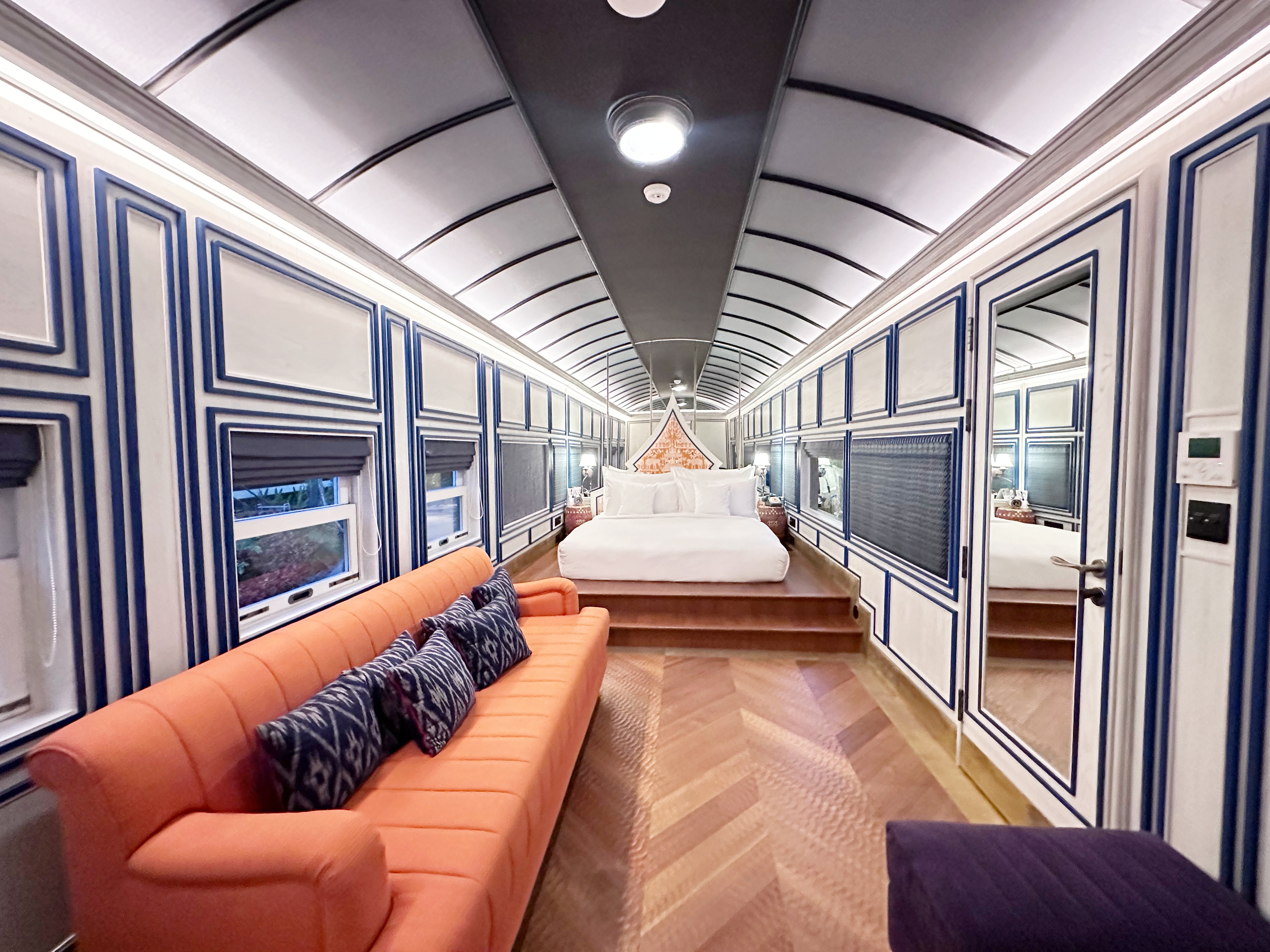 「考艾洲際度假酒店」將火車車廂改造成主題客房。