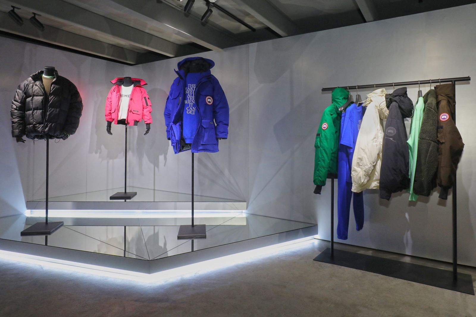 CANADA GOOSE本季主打飛行員外套 短版、光澤感是重點