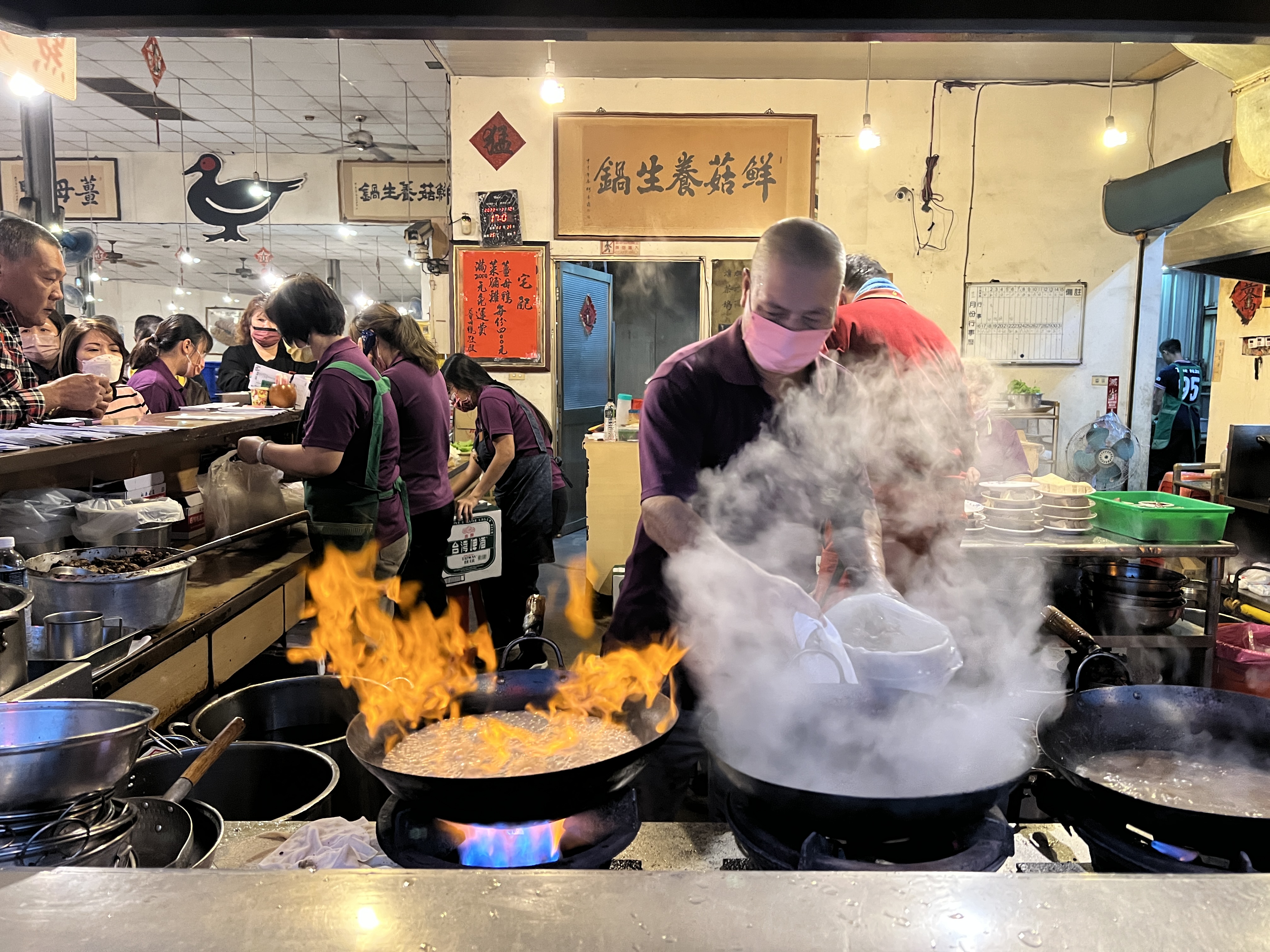 客人點單才開鍋，每一鍋都是分開處理。