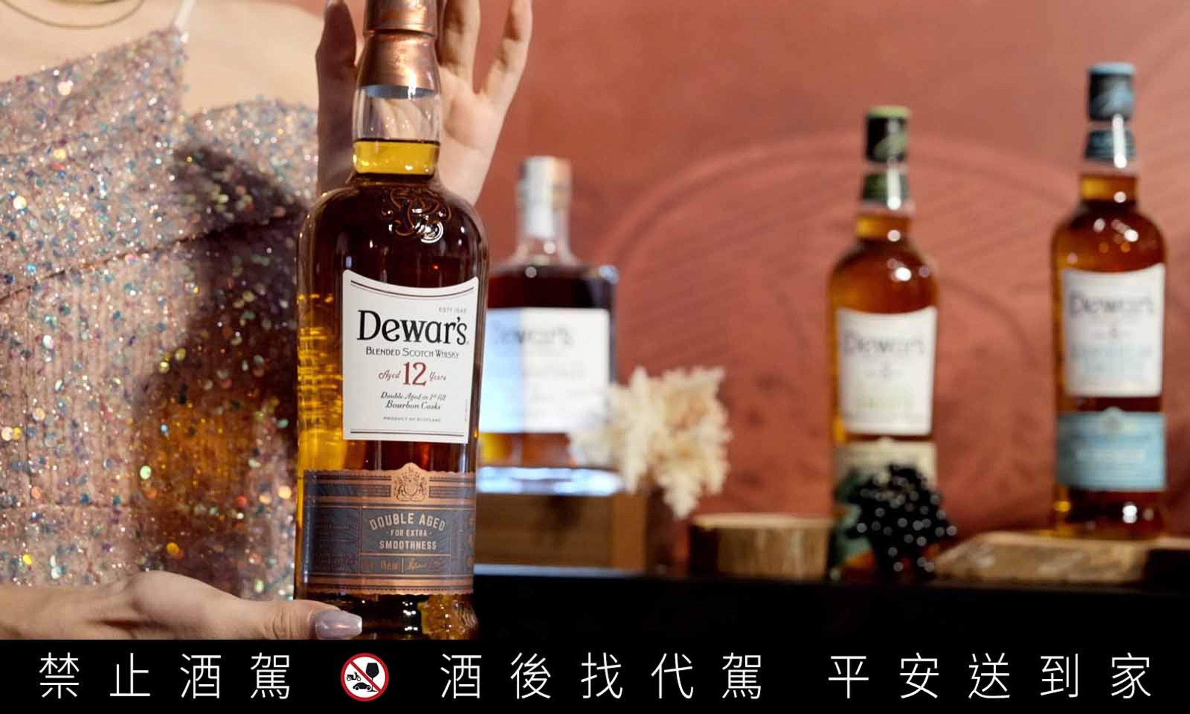Stephanie也將風味過桶的技藝帶入了帝王核心年份酒款，創造了「帝王12年初次波本桶」，甫上市即獲得美國威士忌雜誌權威－Whisky Advocate 94分高分，寫下所有蘇格蘭品牌12年威士忌的最高紀錄。