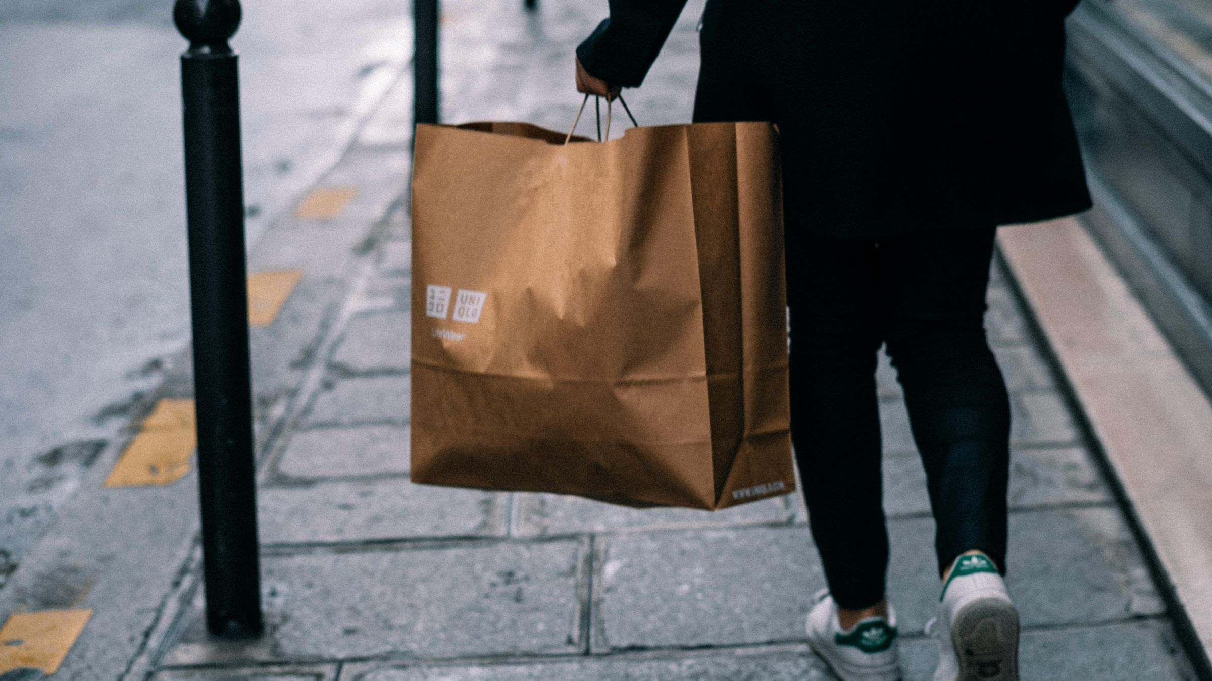 網友狂推UNIQLO : C系列單品,認為襯衫等單品質感十分好。(示意圖,pexels)