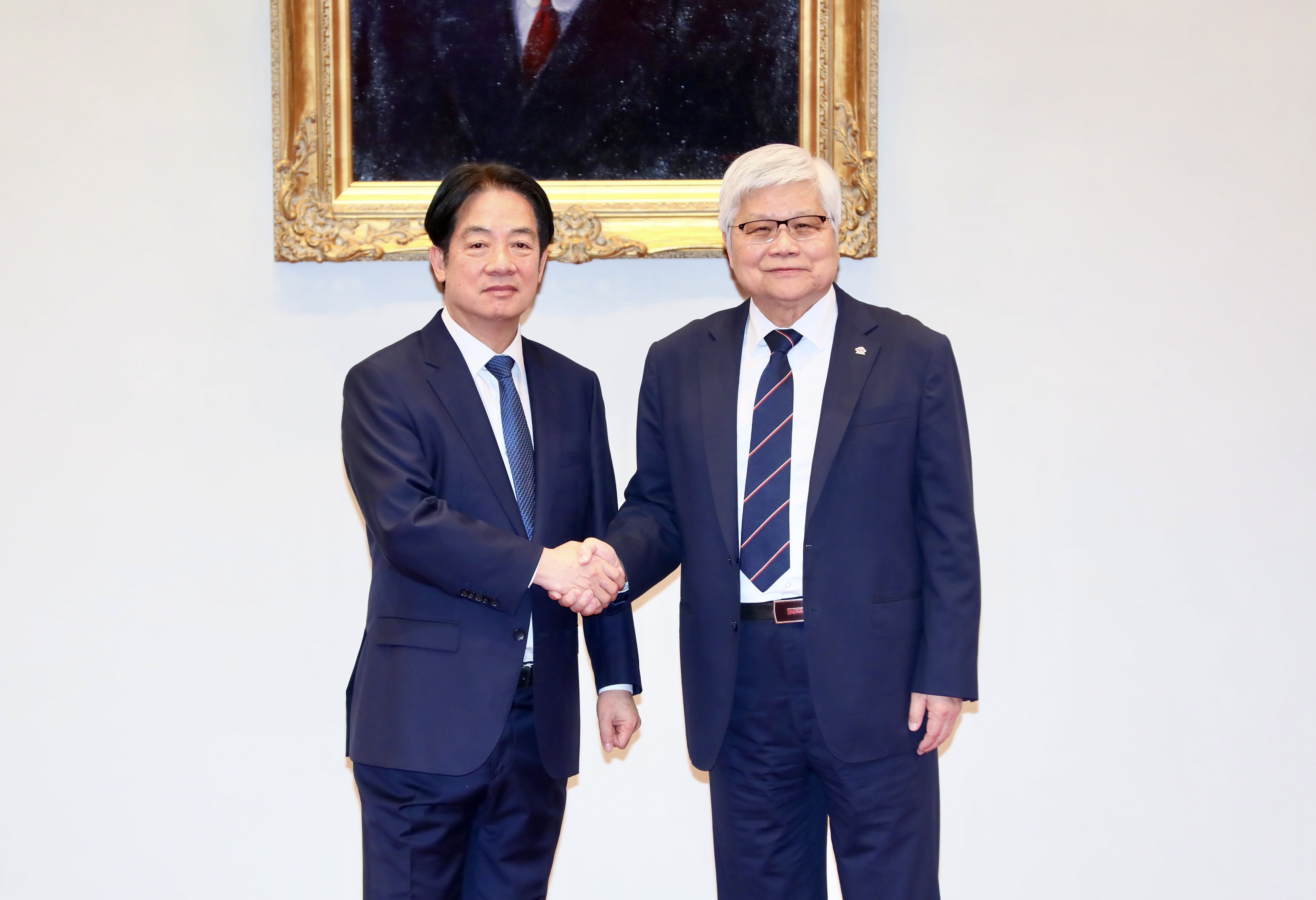 台積電宣布在美擴大投資，讓部分台灣人對未來感到擔憂，總統賴清德與魏哲家昨在總統府回應外界相關質疑。