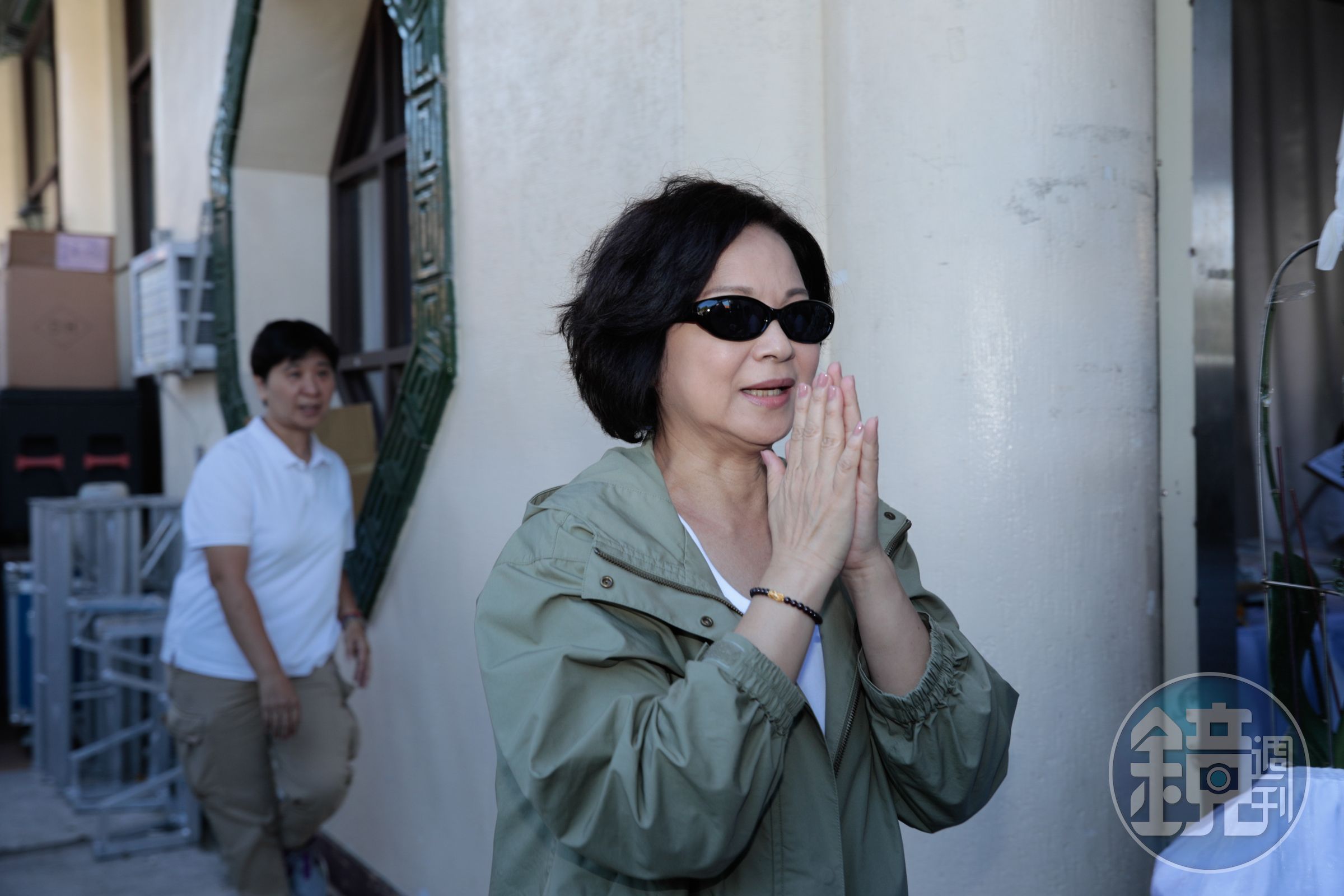 與顏正國小時候就開始合作的楊貴媚希望顏媽媽保重，子女加油。