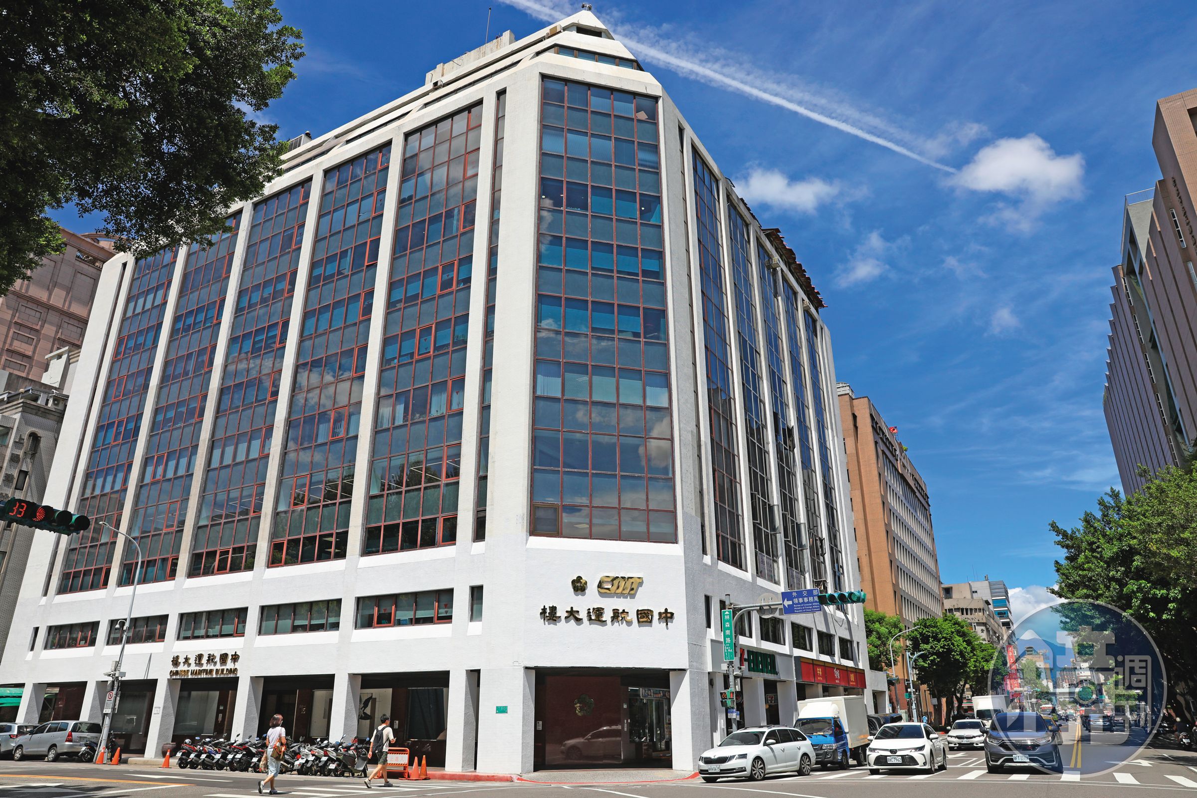 柯文哲以4,300萬元購買濟南路商辦,金流來源不明,檢廉仍在追查中。