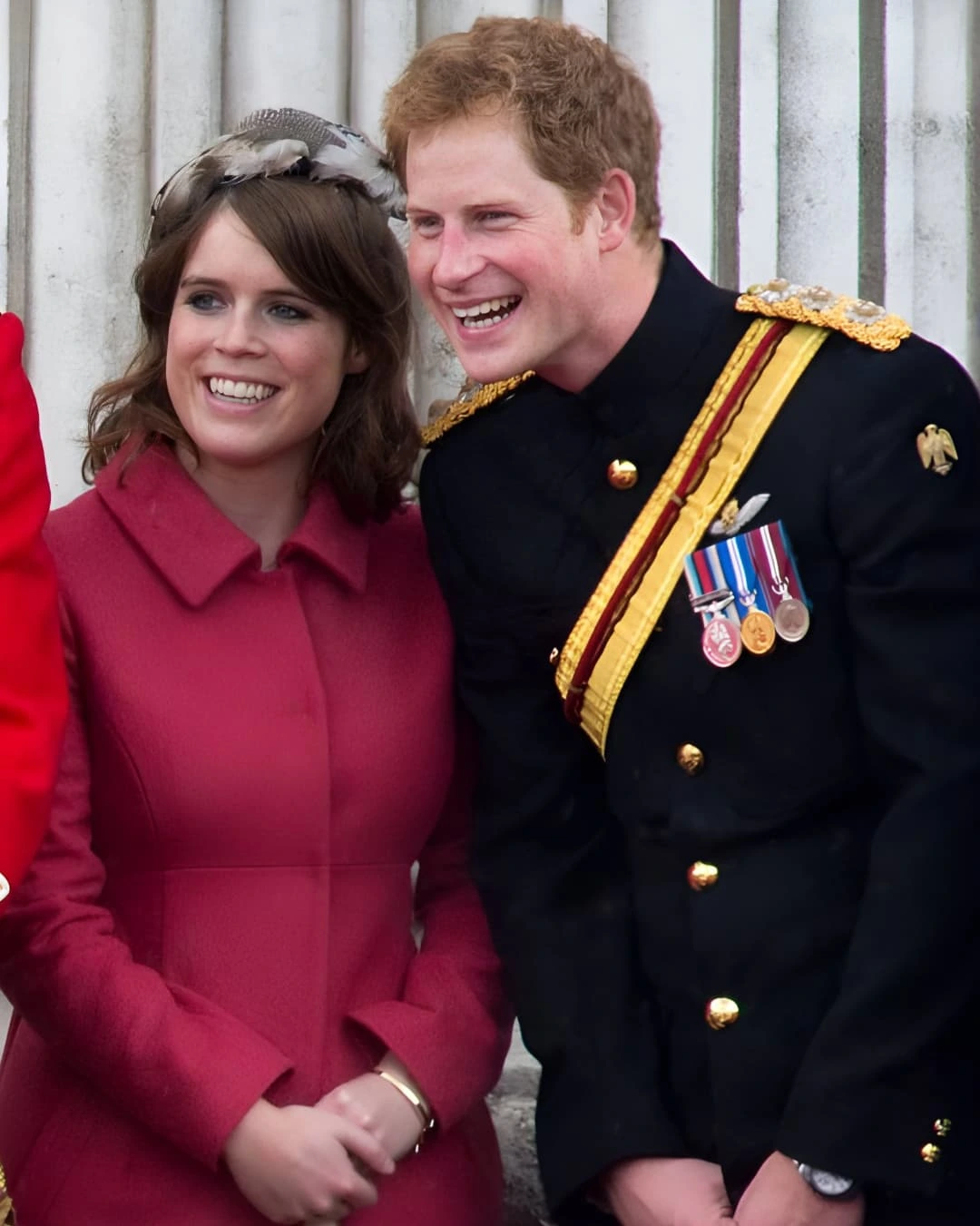 哈利王子（右）與堂妹尤金妮公主（左）感情一直很好。（翻攝sussex_harry_meghan IG）