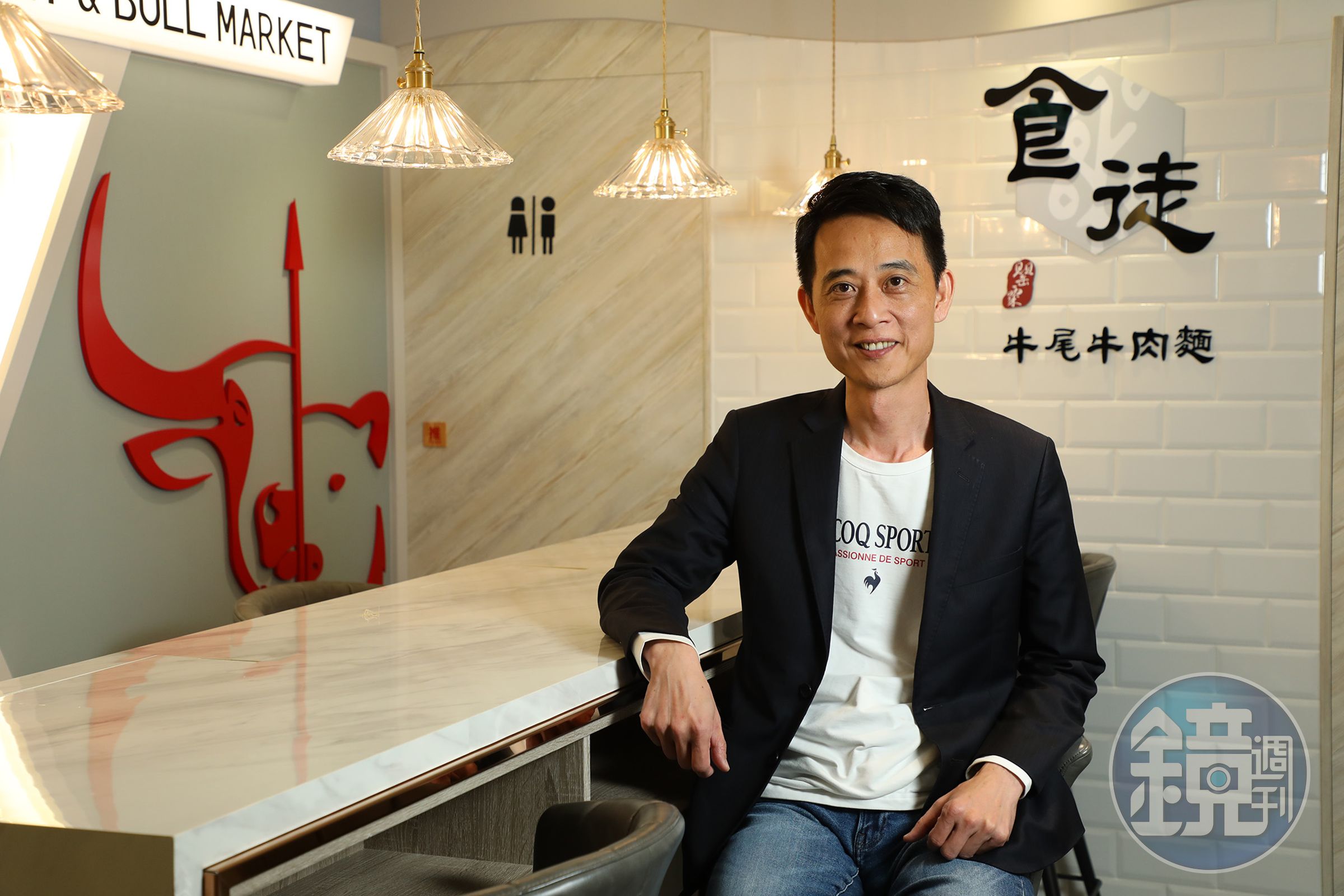 年僅35歲就當上寶來投顧副總經理的王兆立,自從吃過食徒麻辣鍋的牛肉麵,一試成主顧,便與食徒合作,在安和路打造「食徒牛尾牛肉麵」。