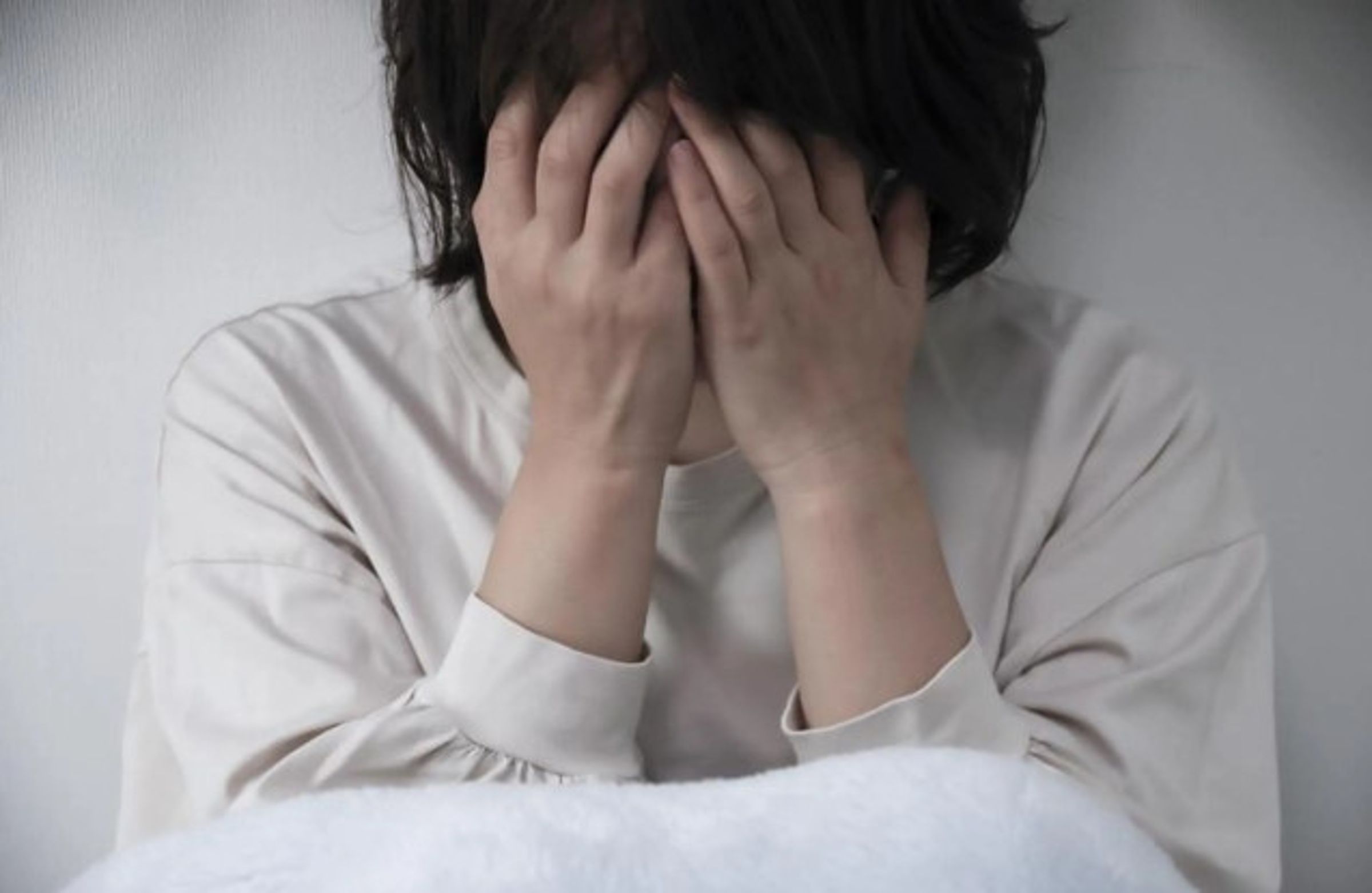 一名人妻與公婆同住，因仰賴公婆金援，竟遭公公權勢性侵。（示意圖，pixabay）