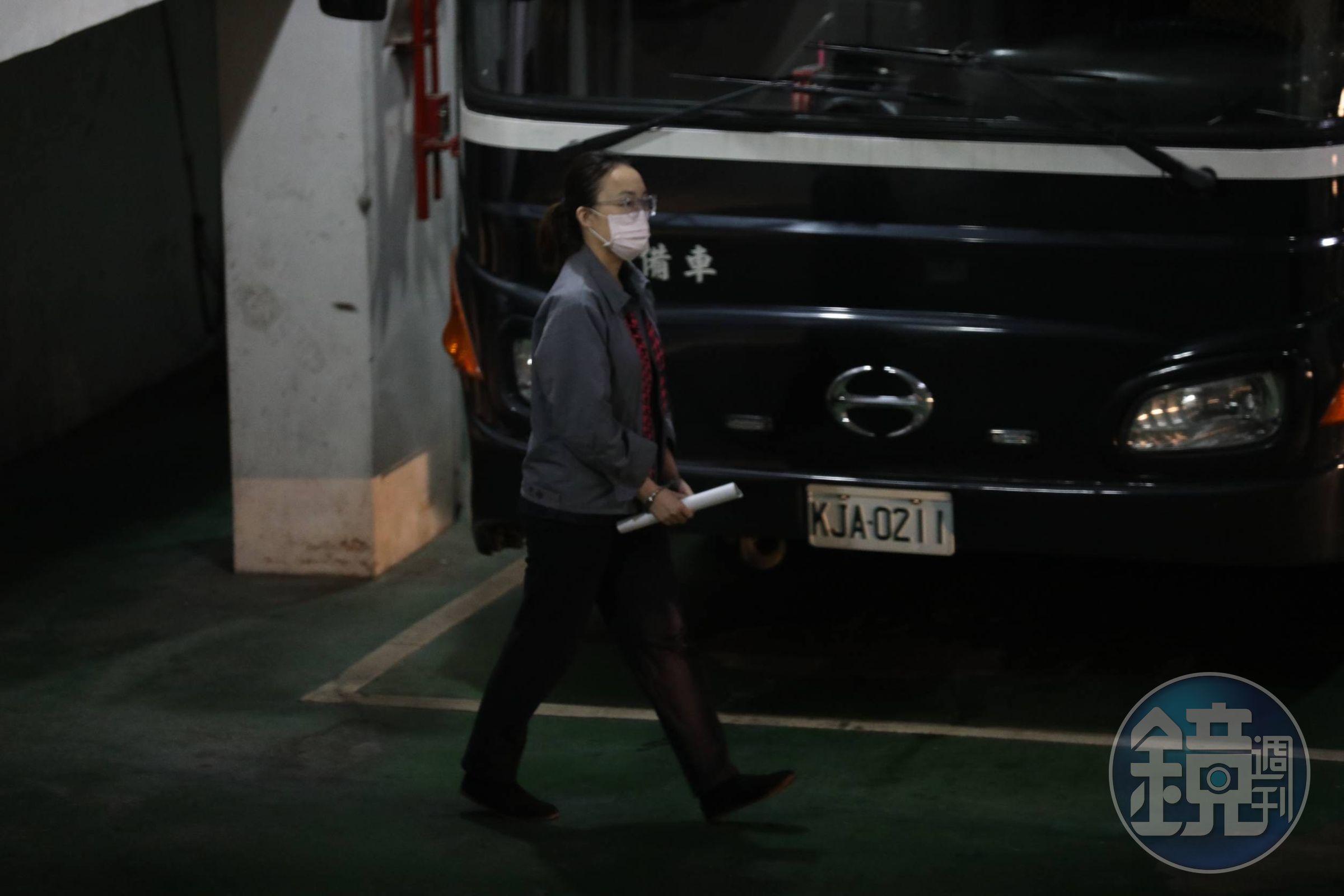 國民黨立委徐巧芯的大姑劉向婕(圖)、杜秉澄夫婦涉幫詐團洗錢遭起訴,續押3個月。