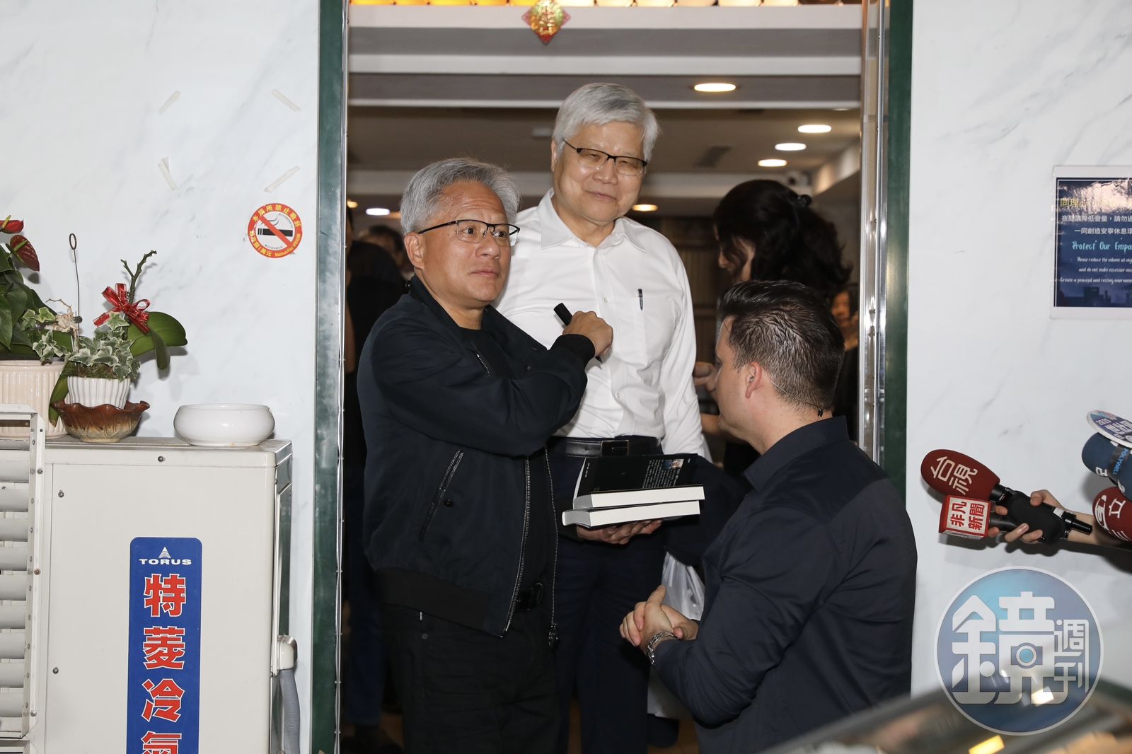 黃仁勳昨晚和魏哲嘉在私廚餐敘。