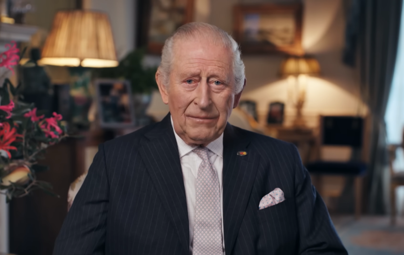 查爾斯三世透過影片，分享癌症治療的最新進展。（翻攝The Royal Family YouTube頻道）