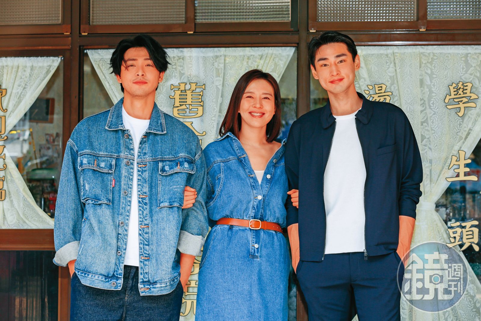 因章廣辰(右)沒辦法演出,才由連晨翔(左)接演《舊金山美容院》,意外牽成他和劉品言(中)的愛情