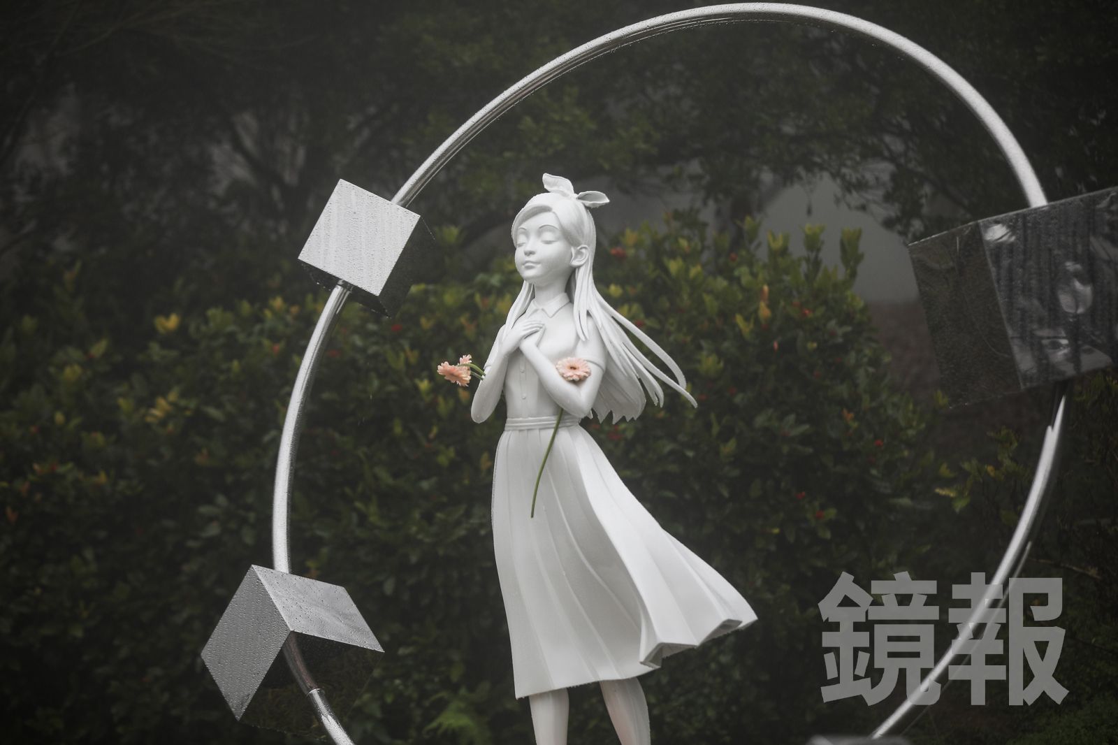 大S雕像揭幕!具俊曄操刀隱藏「三大密碼」 9個立方體、座標南方208度惹哭眾人