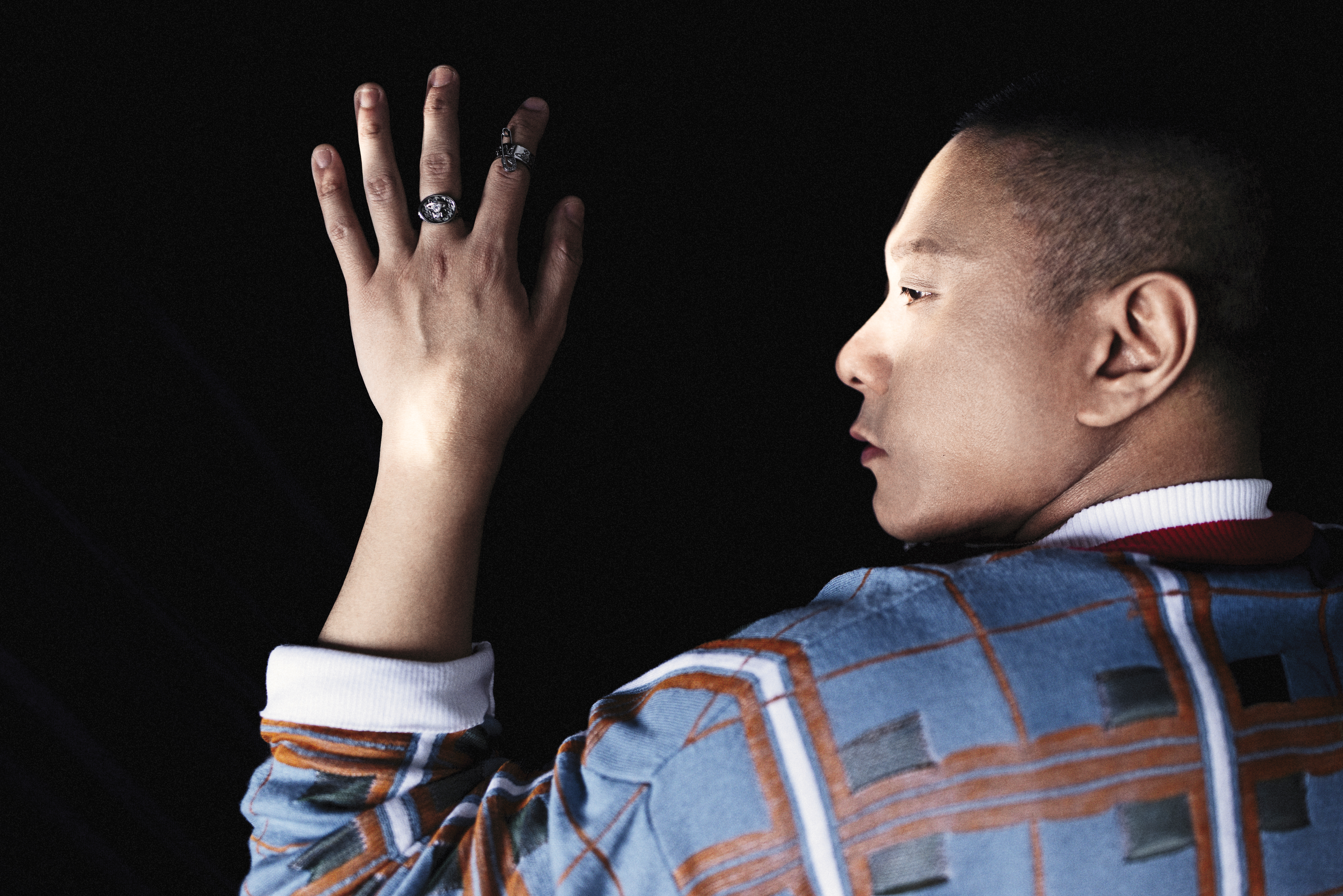 多年前，朱栢康差點放棄演員去當消防員，對他來說，演員或消防員都是帶有任務的，有其共通之處。