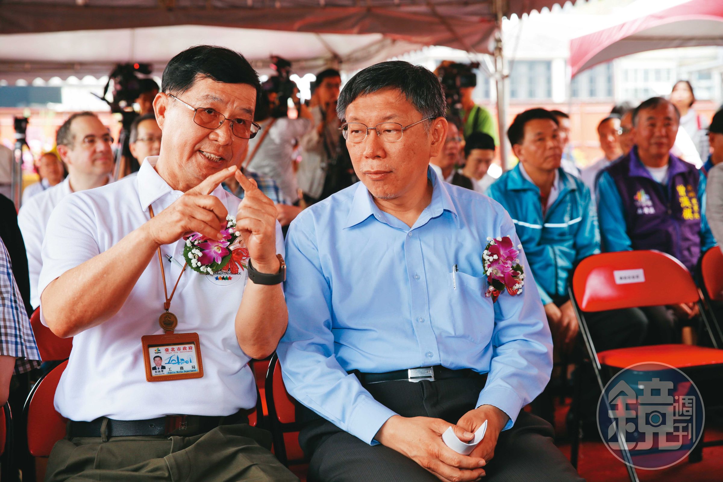 柯文哲(右)拉拔曾任工務局長的彭振聲(左)為副市長,2人皆涉及京華城改建弊案,成為檢廉鎖定目標。