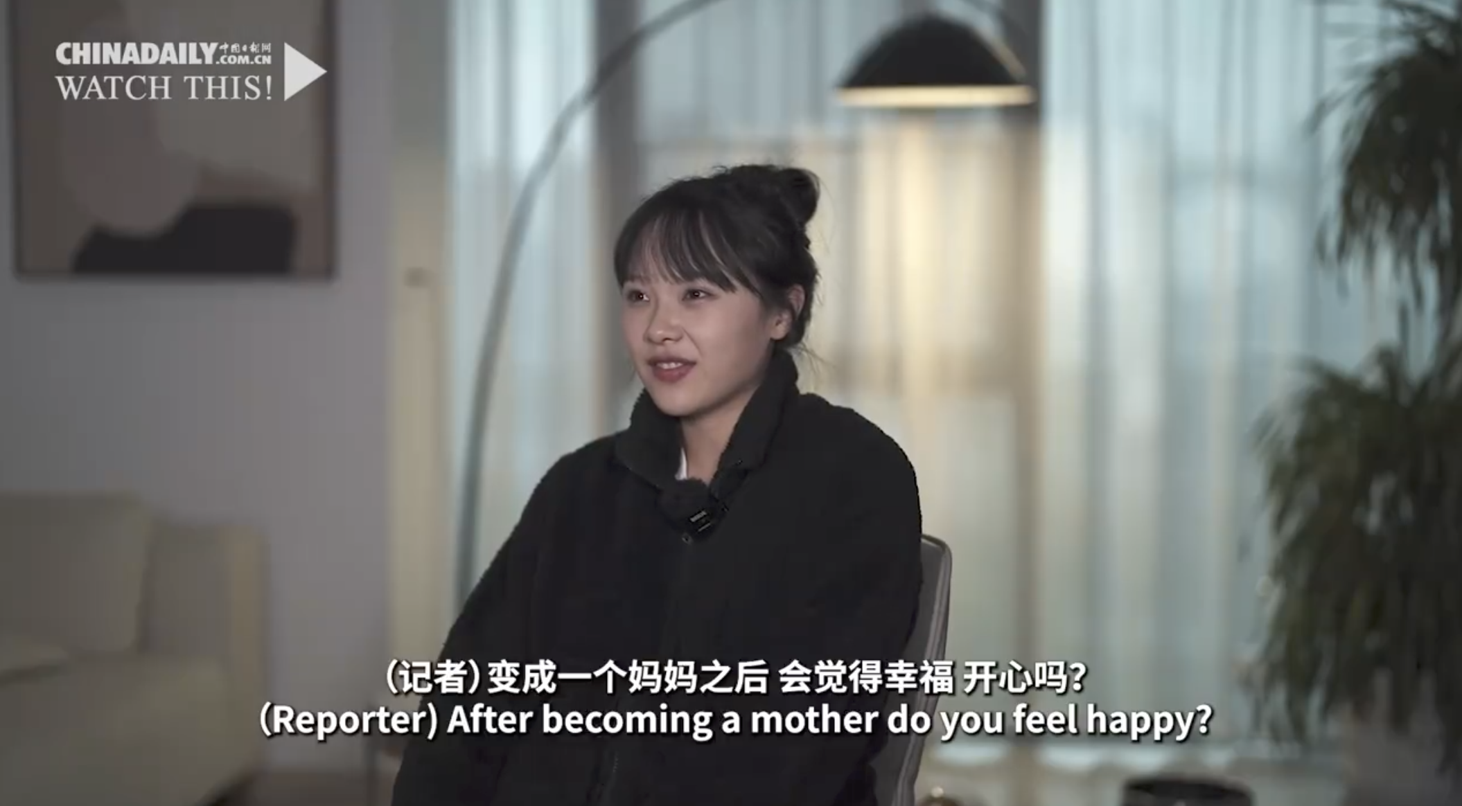 黃老師表示,當了媽媽讓她感到堅強。(翻攝微博)