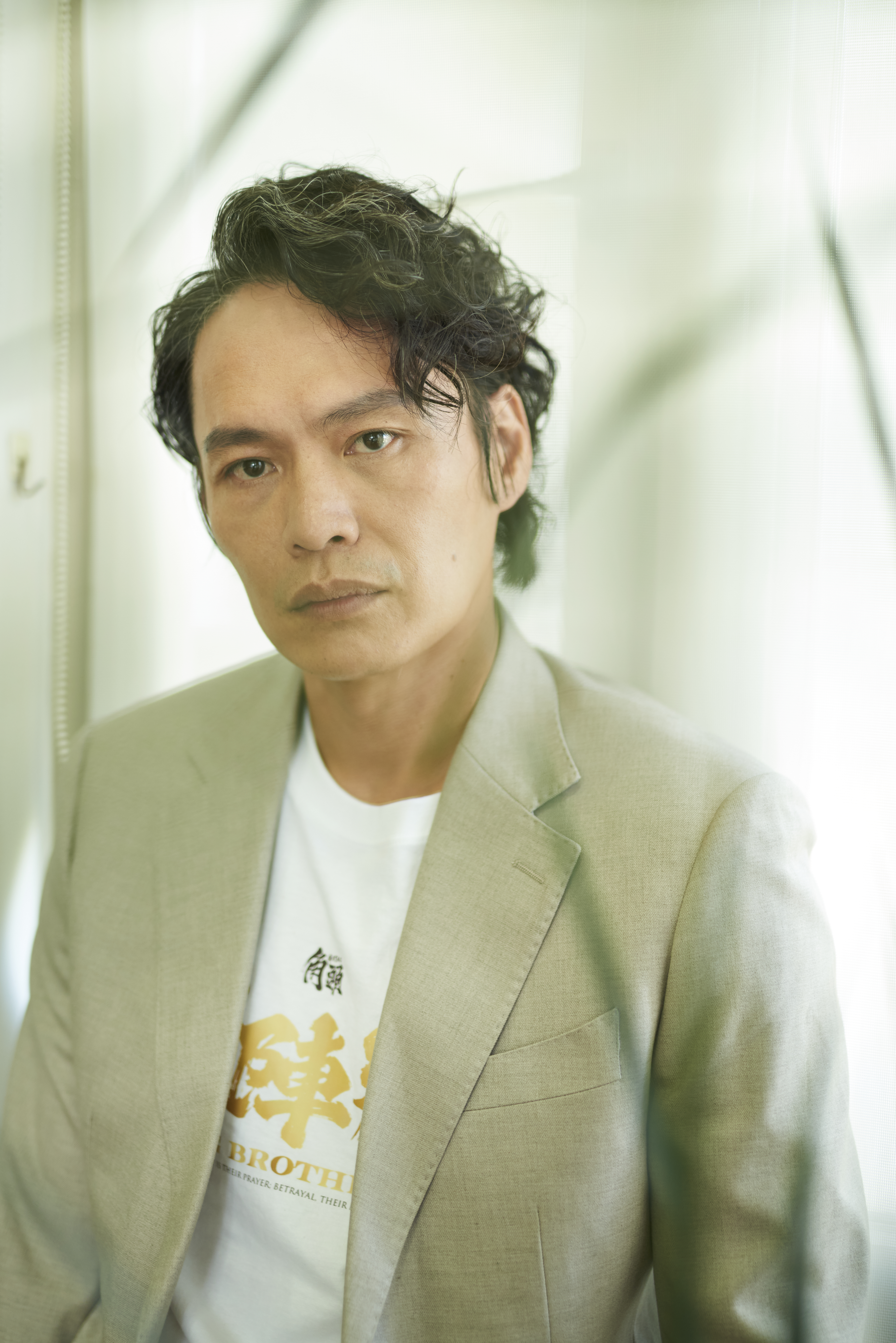 第一部電影角色就是《艋舺》裡的廟口混混，兜兜轉轉15年，又以南部幫派老大角色進入角頭宇宙，黃鐙輝感到意義非凡。