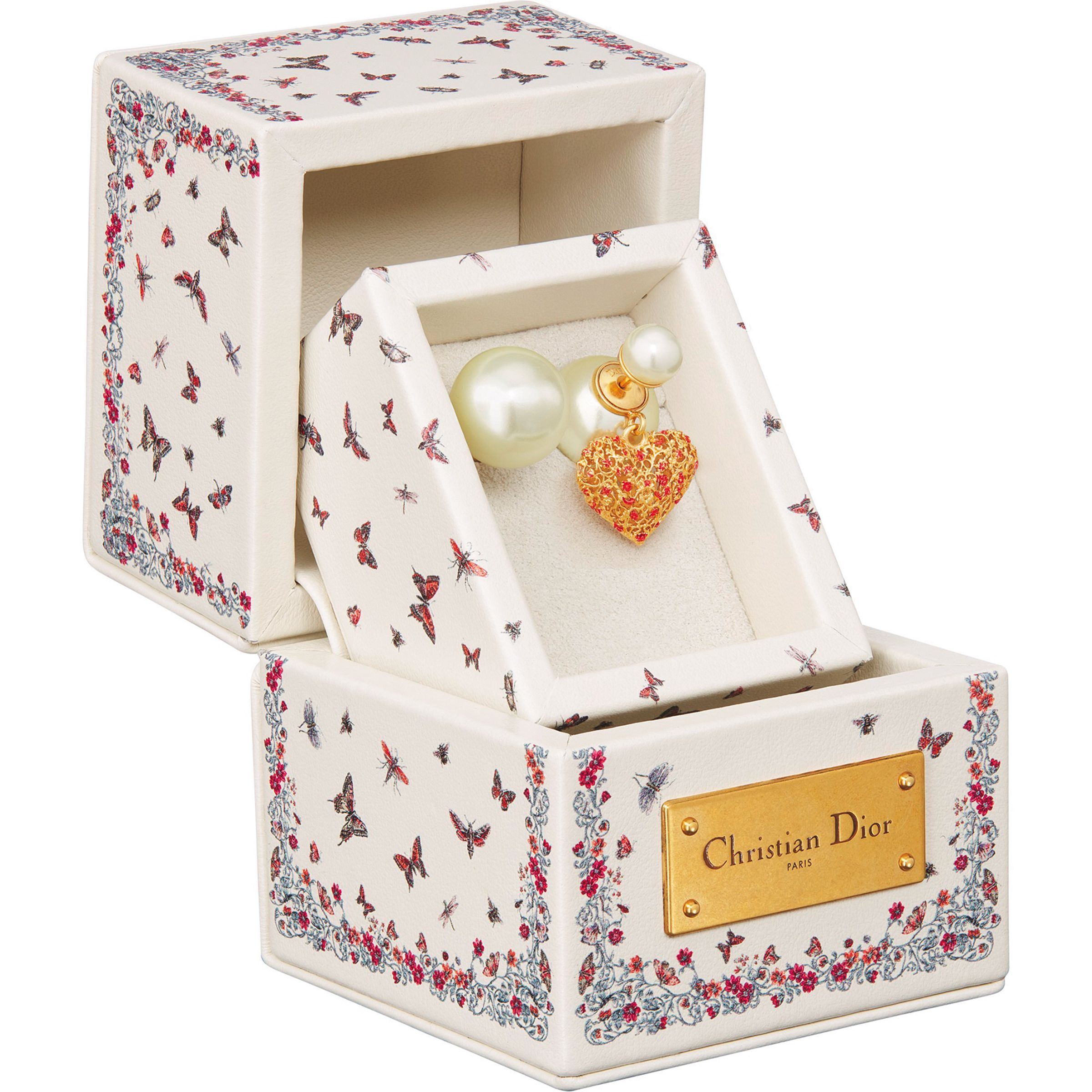 Dior Tribales愛心耳環,不對稱設計,不向無聊妥協。NT$19,500。(Dior提供)