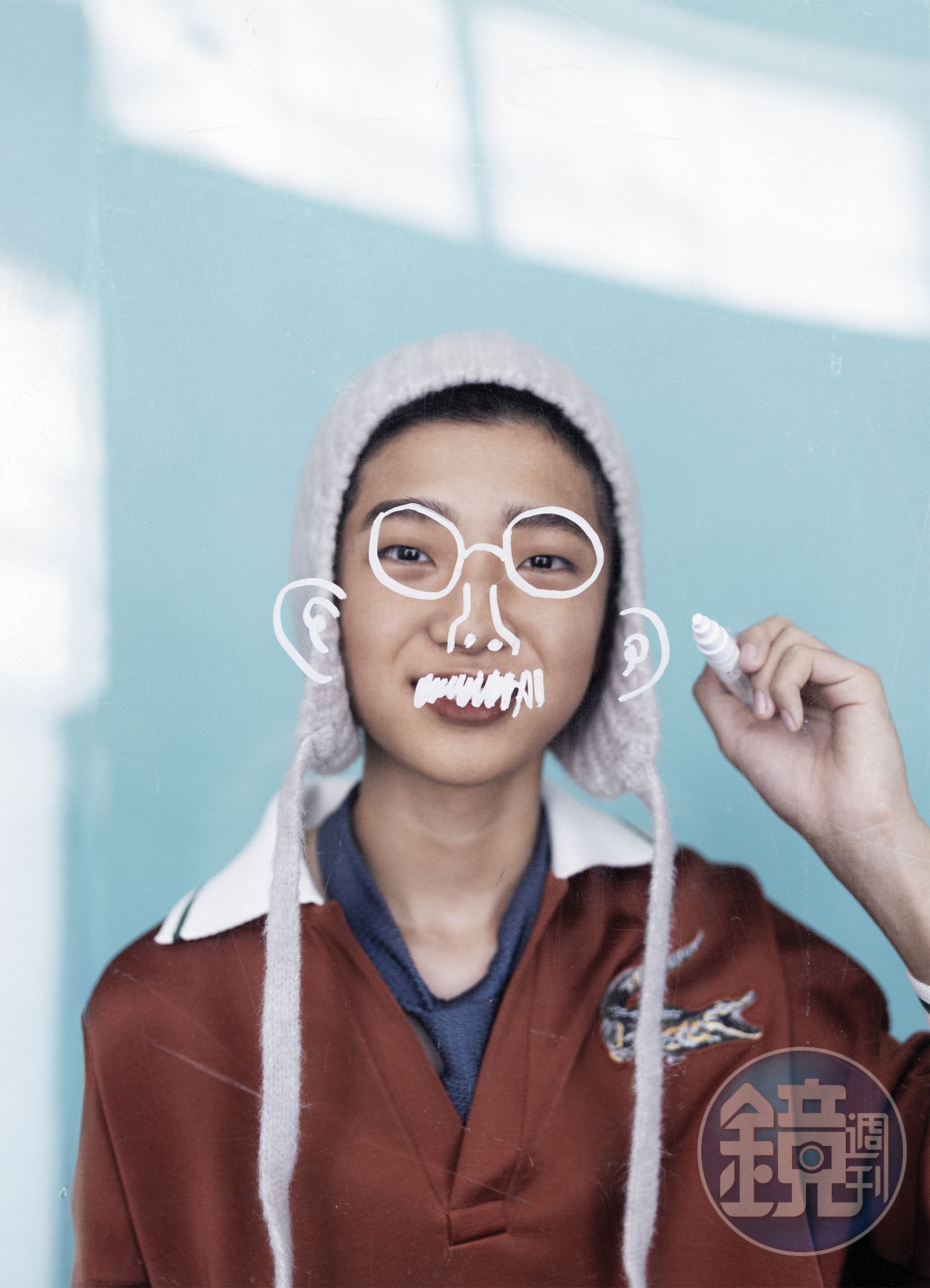 雖然在鏡頭前總是超齡的演出,但白潤音終究還是保有15歲少年的神采。