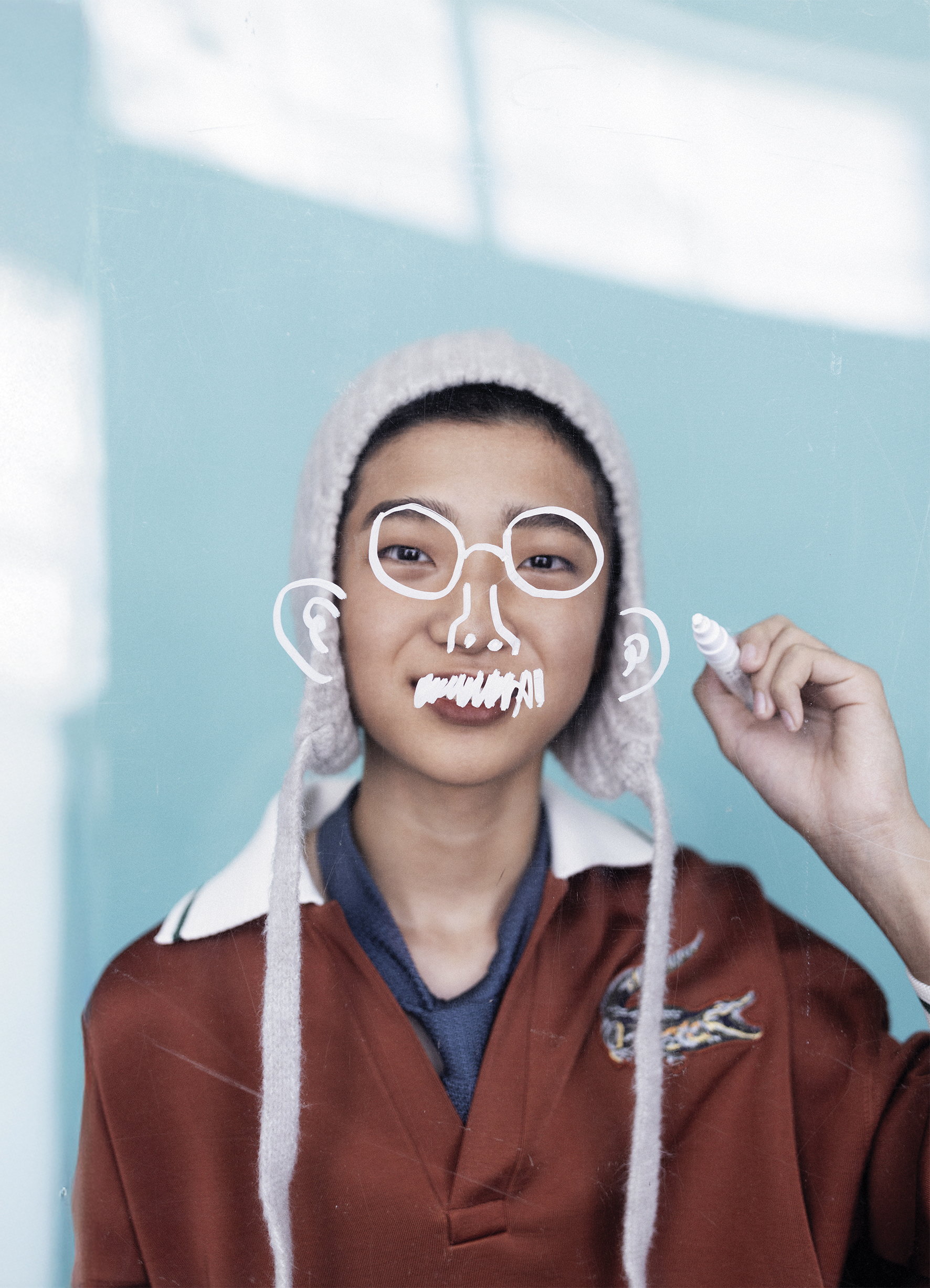 雖然在鏡頭前總是超齡的演出，但白潤音終究還是保有15歲少年的神采。