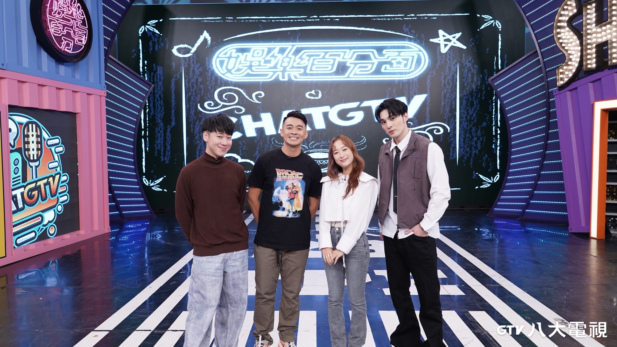 融融、咪蕾錄製《娛樂百分百》。（八大提供）