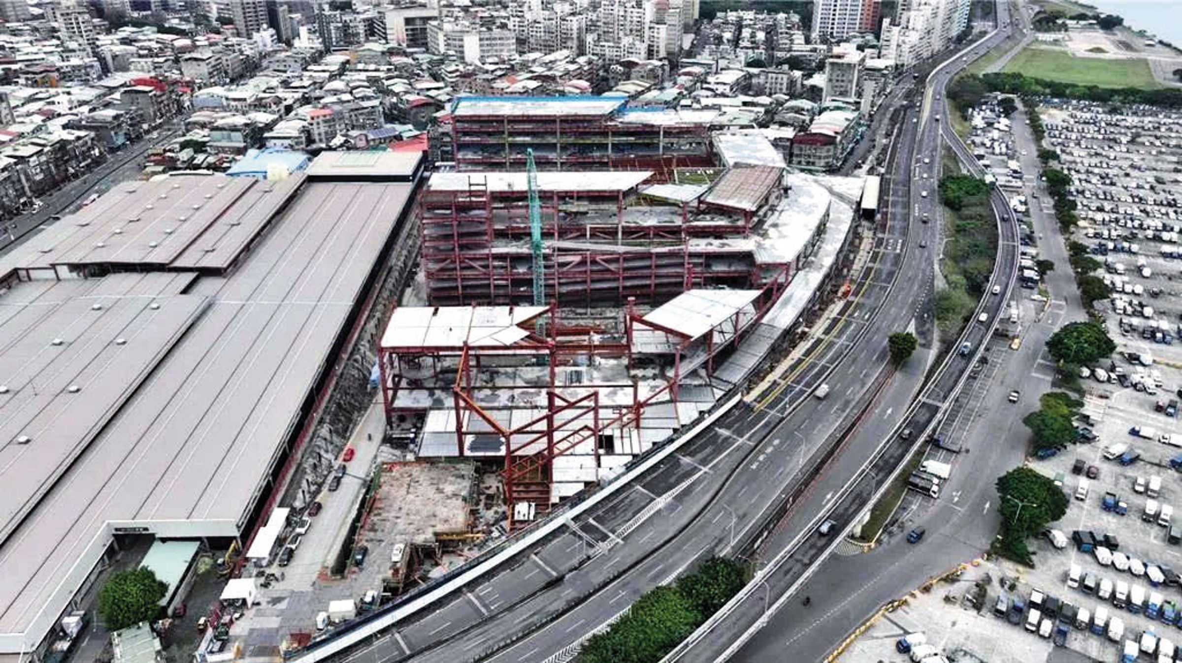 魚果市場為柯文哲在市長任內發包,由沈慶京的中工承包。(中華工程提供)