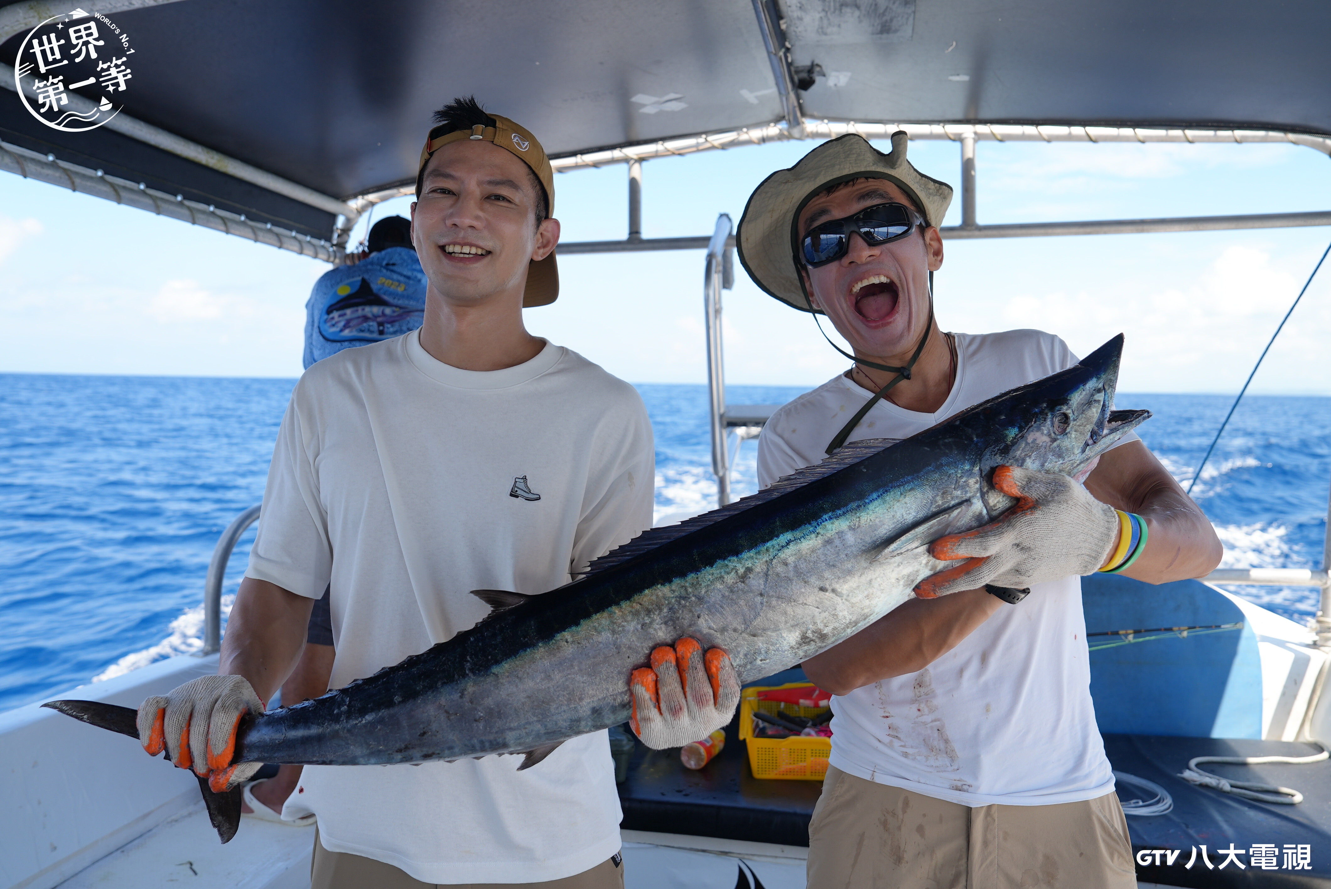 楊一展、鄒承恩睽違10年合體到帛琉出外景。（八大提供）