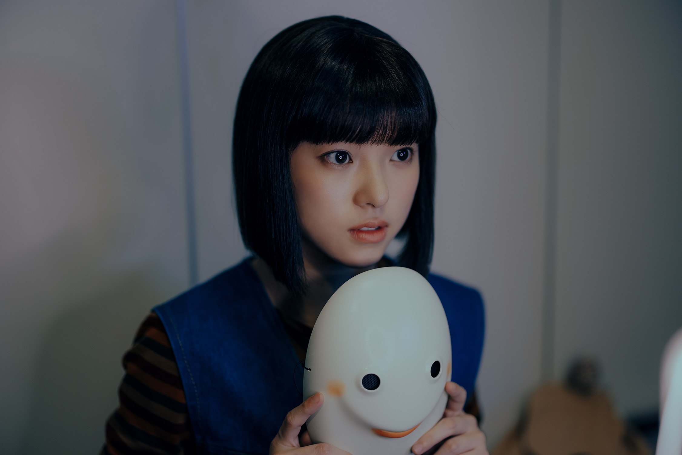 項婕如全劇都戴著面具演出巴巴女巫，最後才終於露出真面目，但她的動機又是什麼？（Netflix提供）