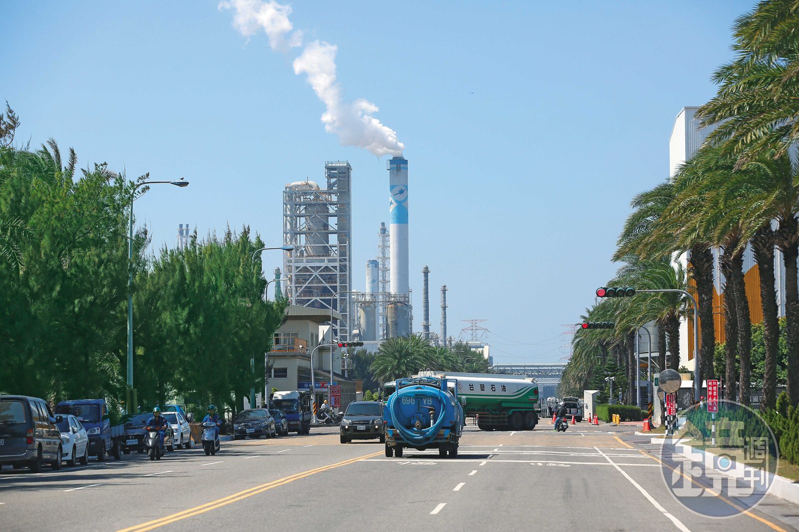 台塑4寶受石化景氣低迷拖累，股價一度跌破淨值，葉育碩逢低進場撿便宜