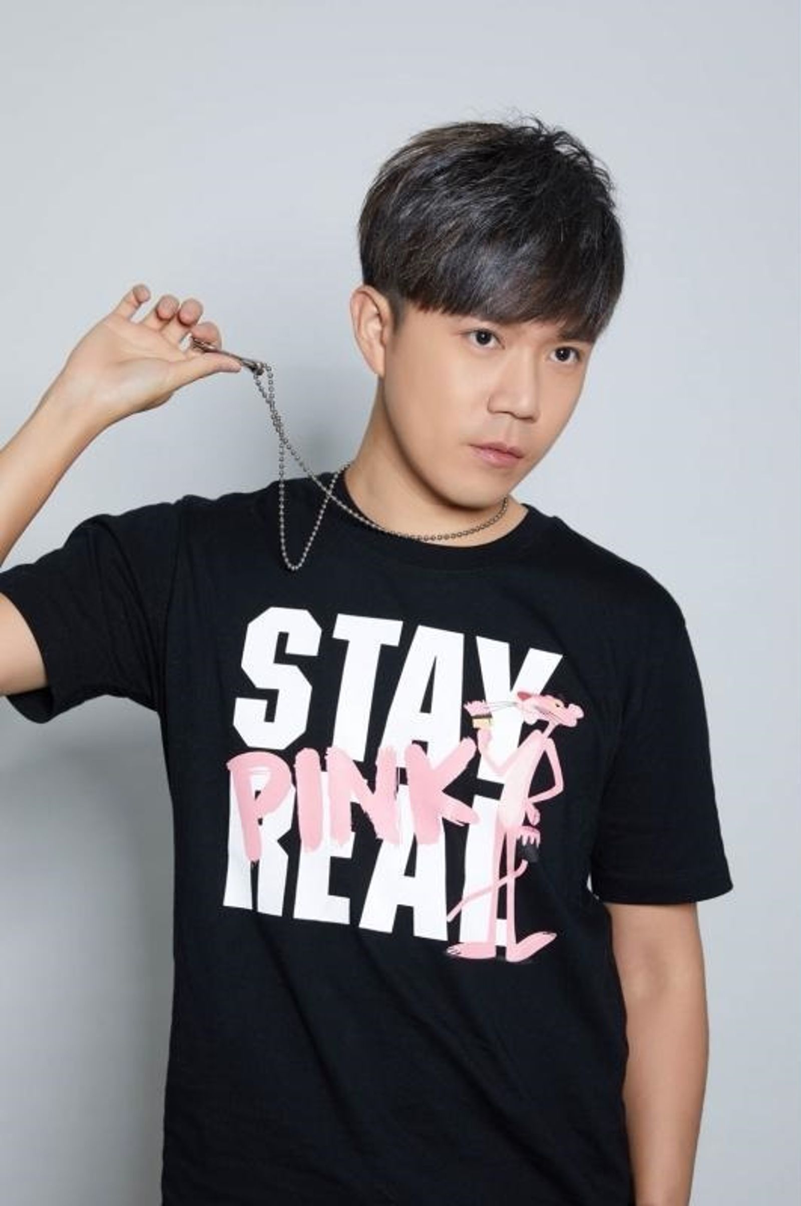 李岳透露，好友米可白、愷樂也曾在兒童台受到惡意的對待。（鏡好聽提供）