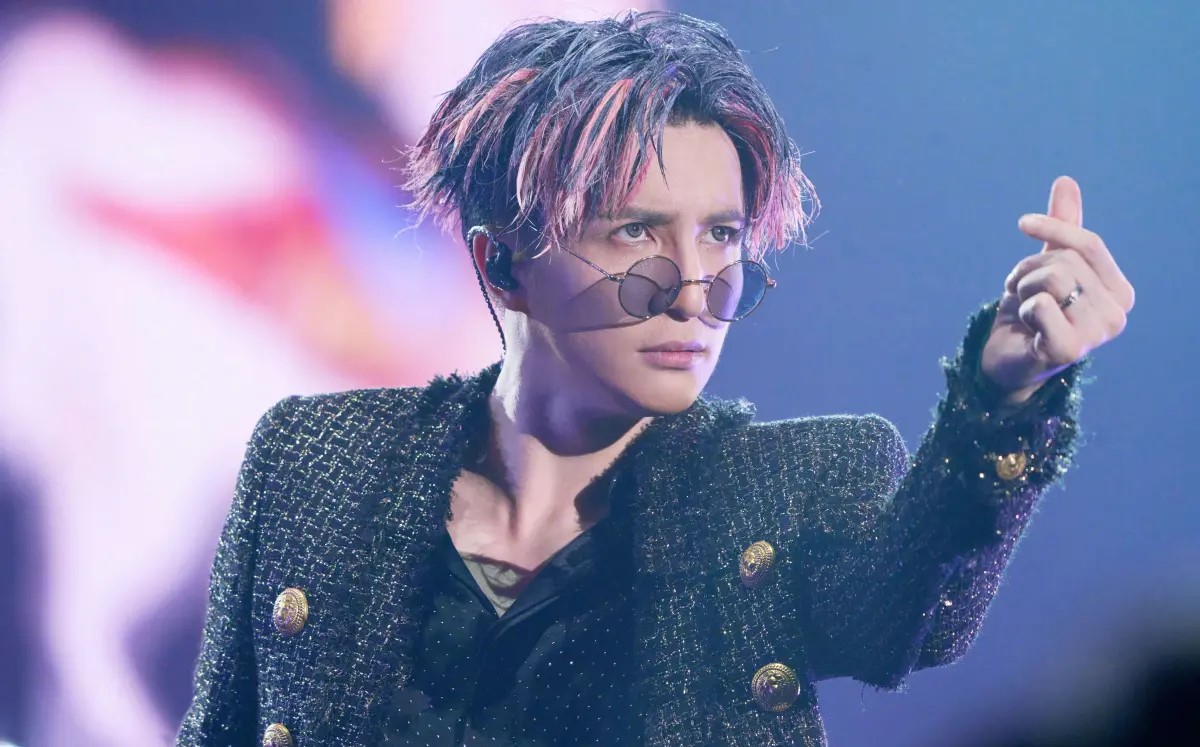 李雨桐再度發文指控薛之謙（圖），引發連鎖效應，謝娜公開為張杰發聲並要求正式道歉，事件在社群平台持續延燒。（翻攝自微博）