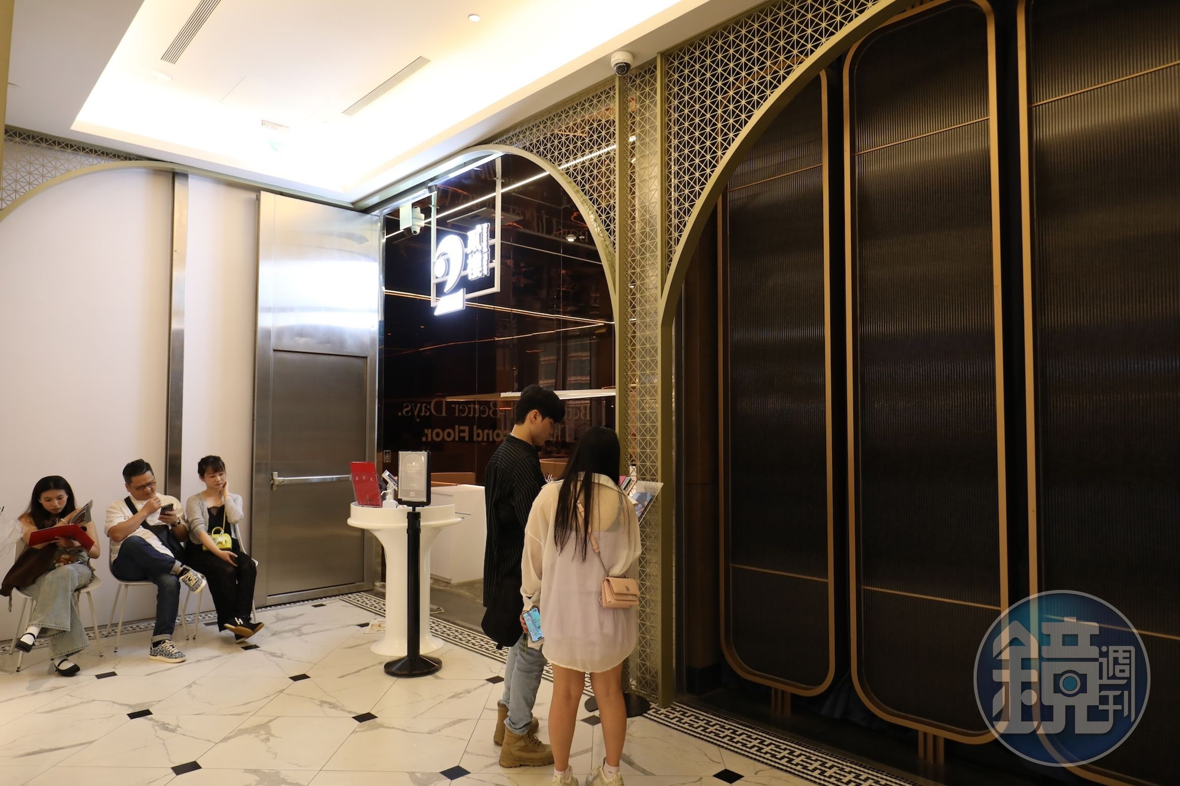 「貳樓」微風南山店交通便利，無論逛街、看展或聚餐，都能輕鬆安排一頓豐盛早午餐。