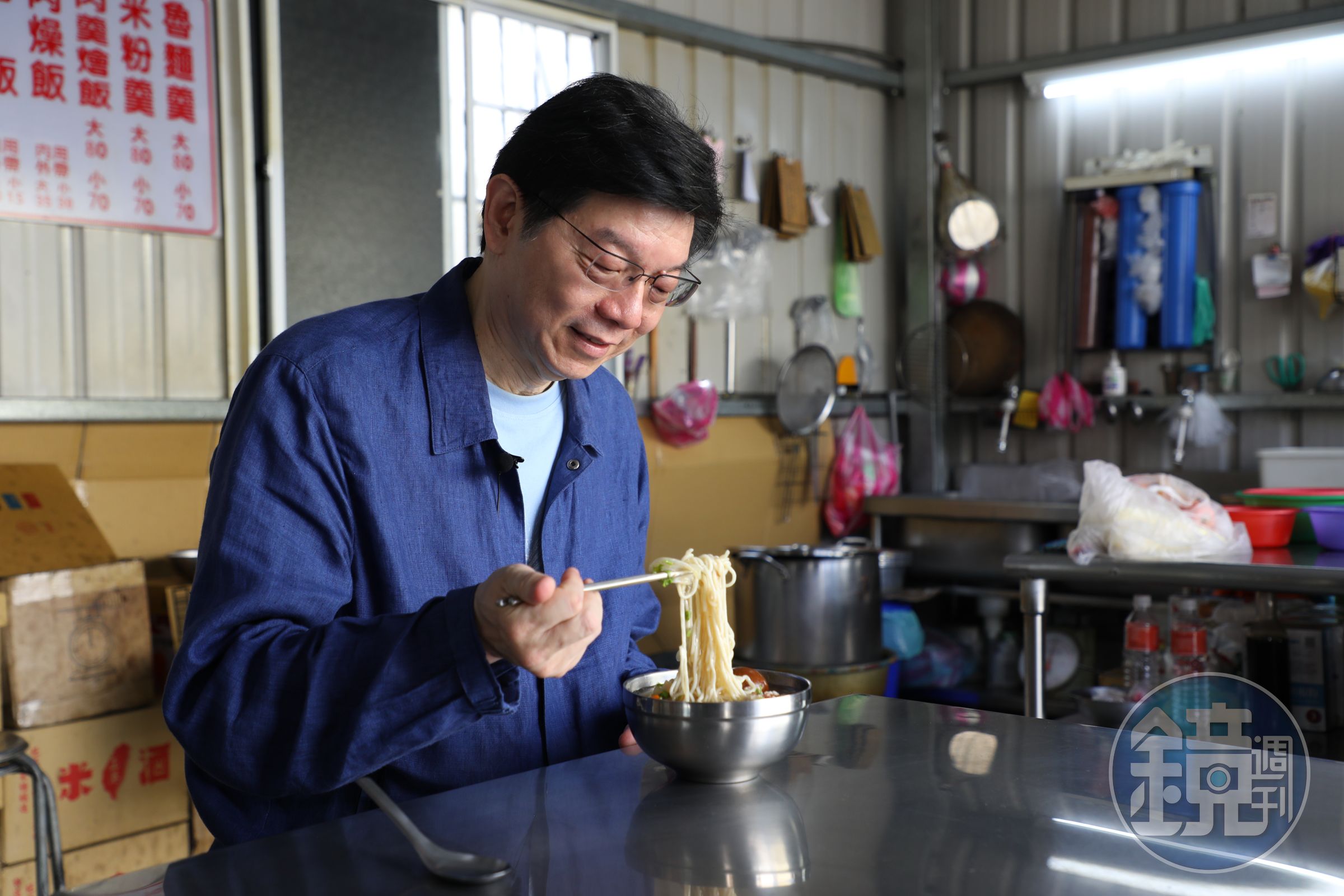 難得能嘗到總舖師的手藝，聽說過年時很多人跟阿宗師訂年菜，平常他也會不定期製作炒丁香、滷豬腳（閏六月幫父母添福壽習俗）讓客人預訂。如果出去辦桌，麵店就會公休。店裡還順便賣岳父種的紅心芭樂、芭樂乾。
