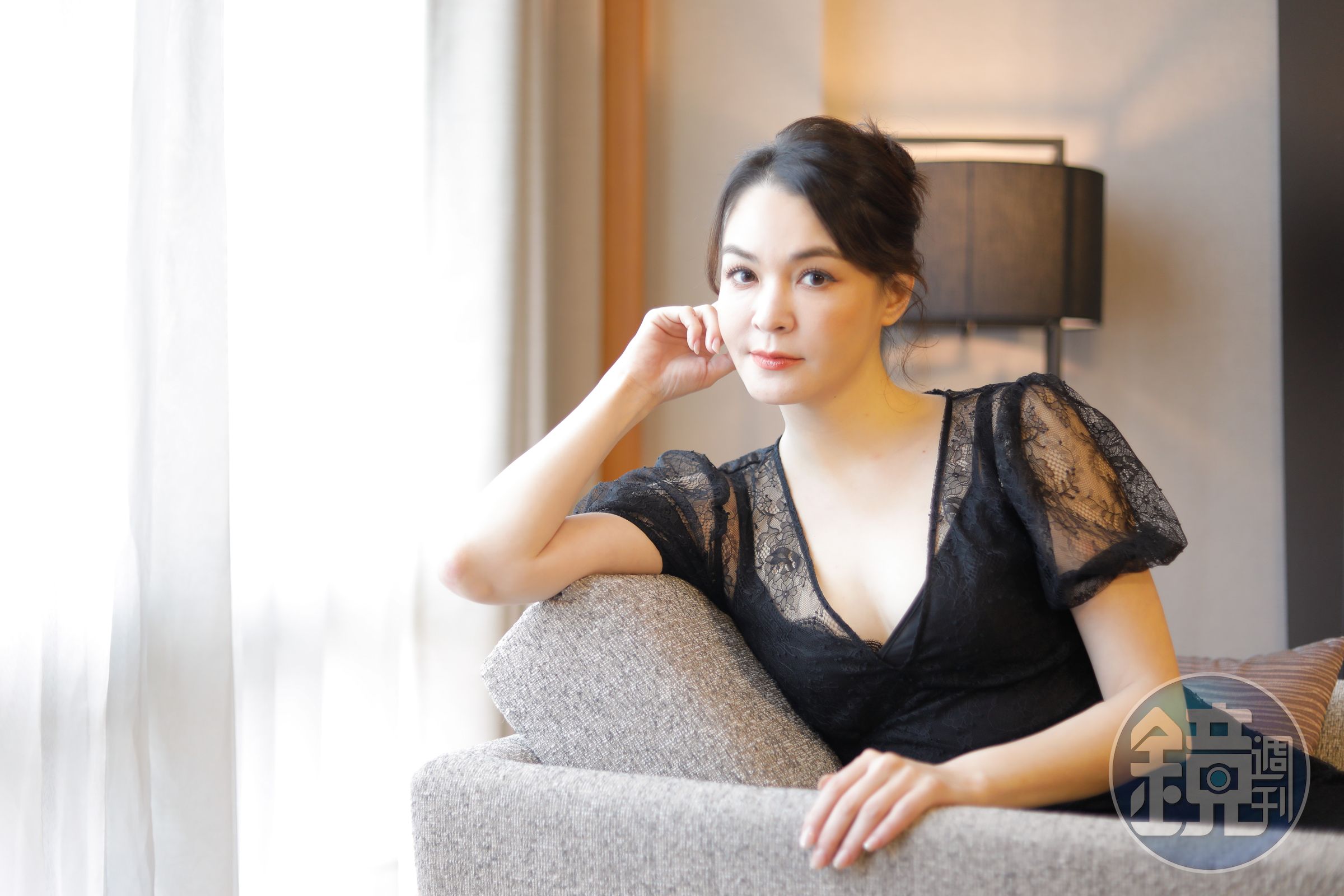 張榕容因父母離異從小在母親娘家的大家庭長大,自小被滿滿的愛包圍,但她說「大家都怕我學壞,每個人都覺得我要好好教導你。」