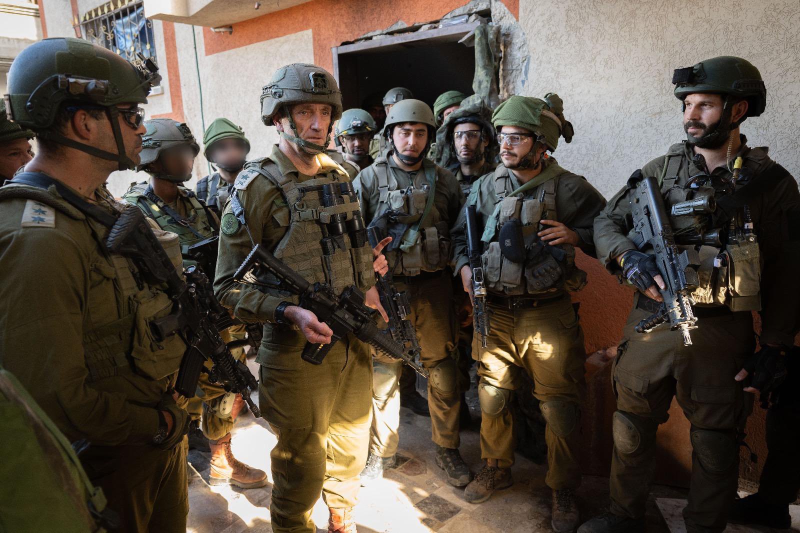 以巴本來有望達成協議暫時休兵，沒想到雙方仍因人質問題協商中；圖為以色列士兵。（翻攝自@IDF X）