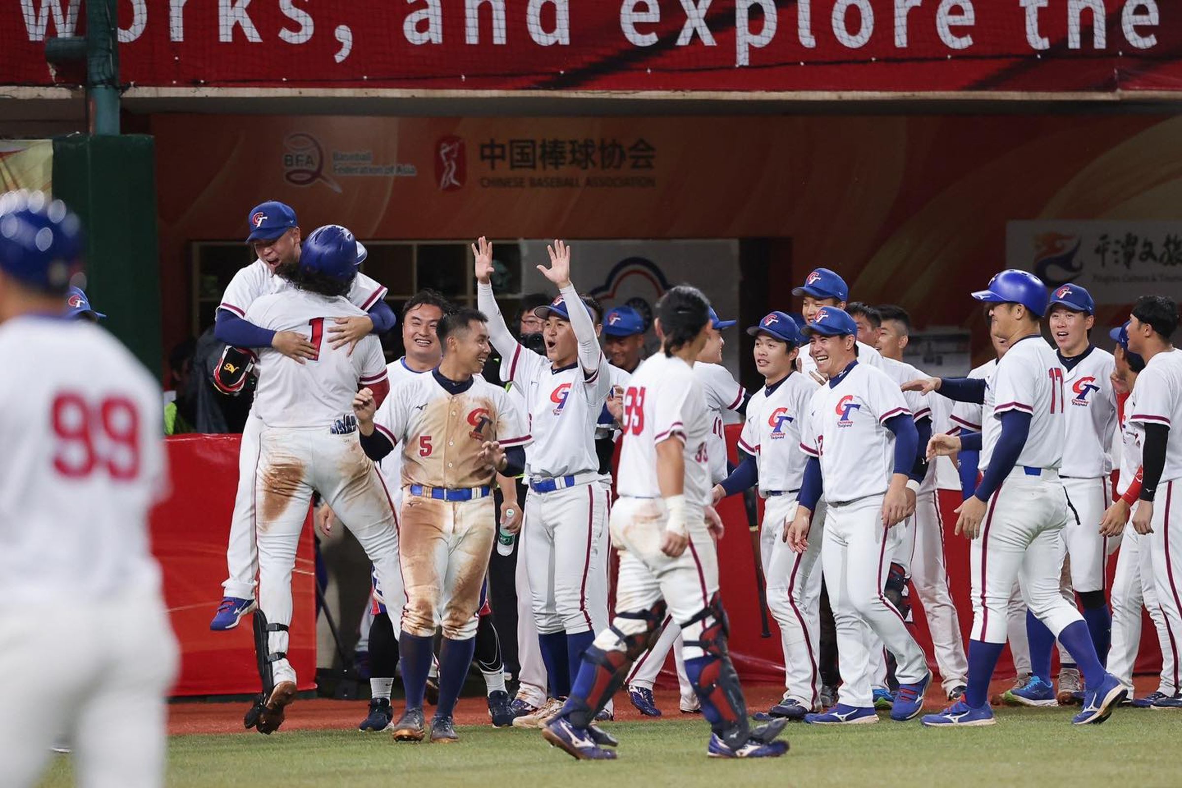 亞洲棒球錦標賽預賽持續進行,台灣隊昨天以10比0提前扣倒韓國隊,確定晉級超級循環賽。(中華棒協提供)