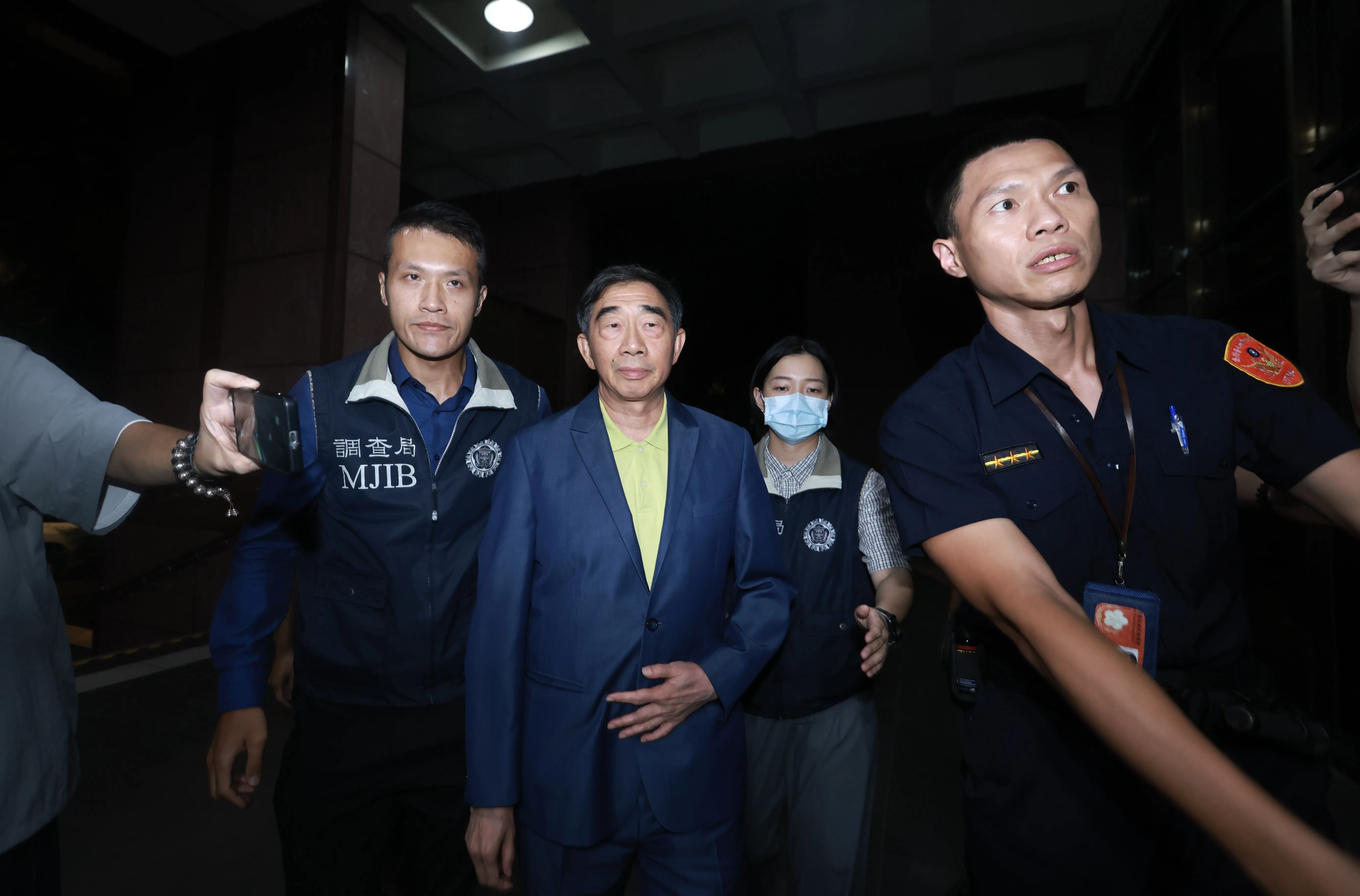 長榮集團大房長子張國華遭檢舉涉內線交易，1.2億元交保。