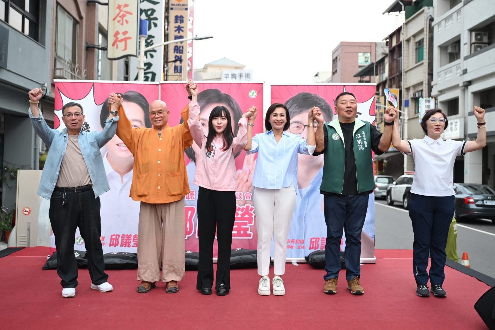 民進黨高雄市長初選參選人、立委邱議瑩，昨與立委黃捷在鼓山區合辦座談。（翻攝邱議瑩臉書）