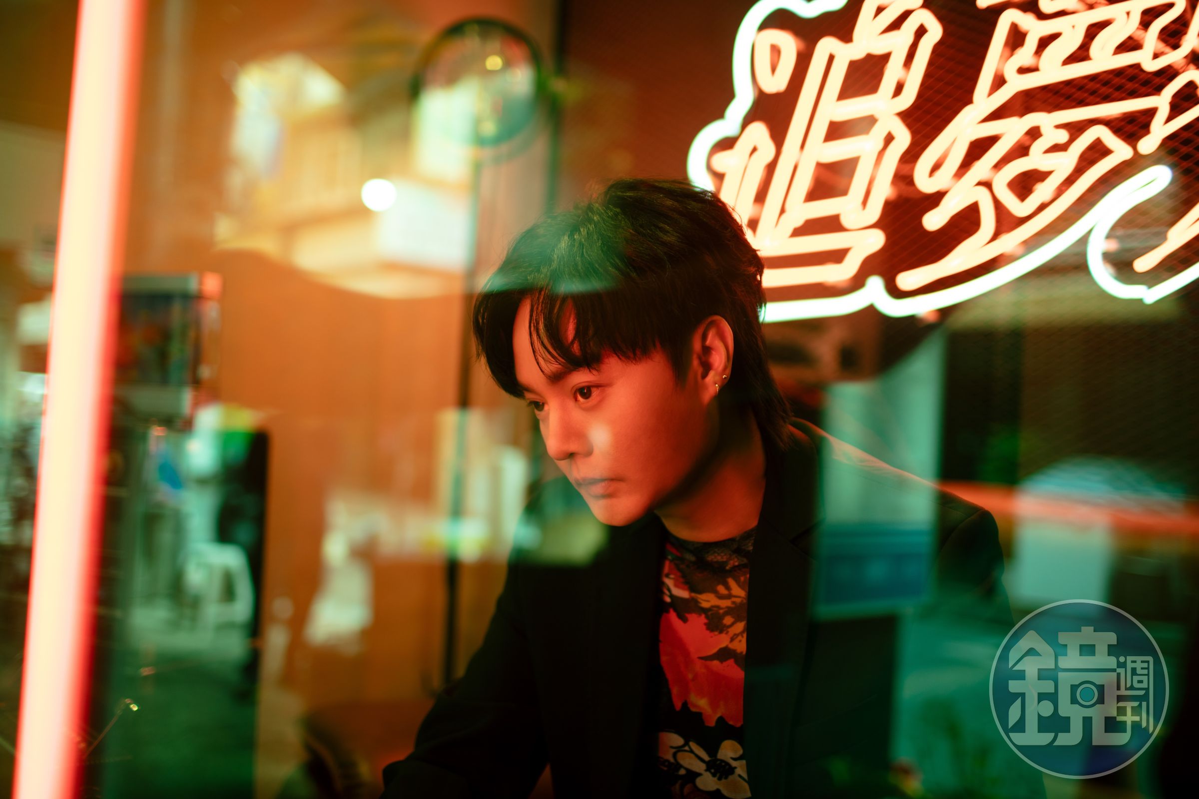 從傳統台語歌走來,許富凱想探索那些傳統之外的面貌,他追著自己的夢。