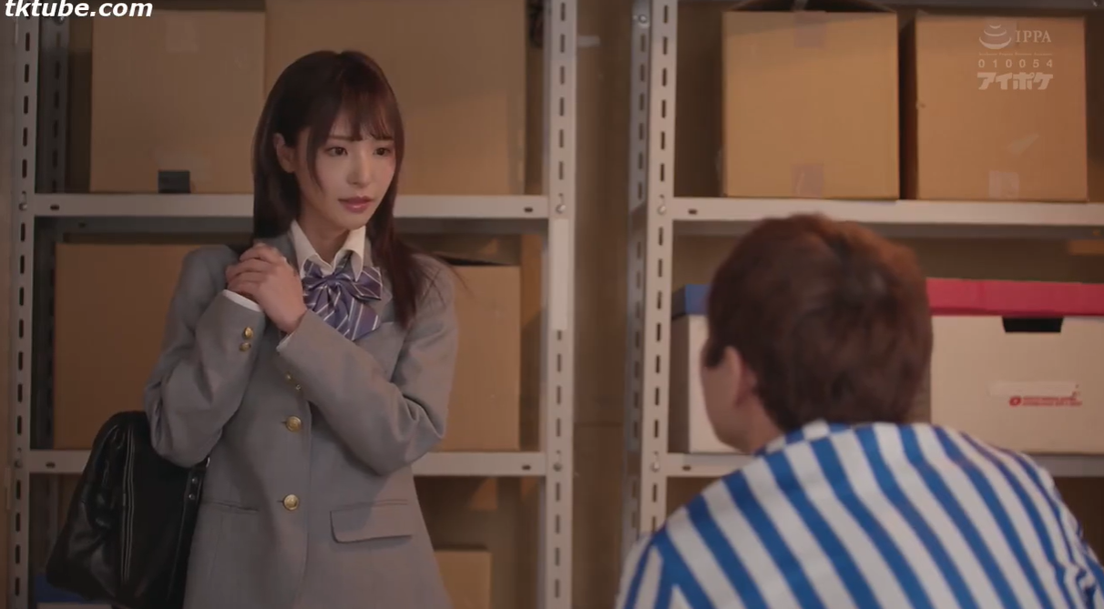 男優撞得太用力「啪啪變砰砰」，網友心疼AV女優。（翻自tktube）