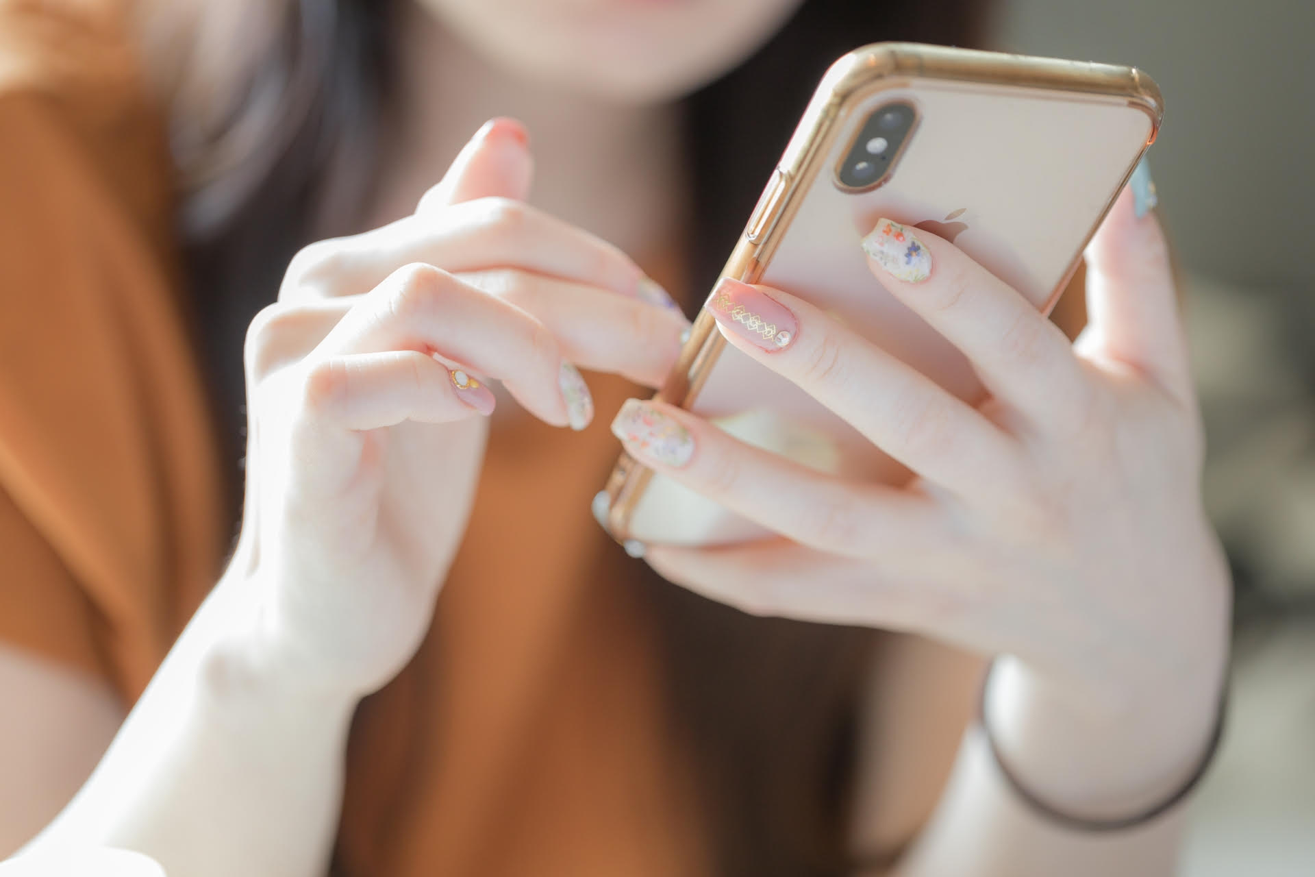 女網友驚覺累積的LINE POINTS點數一夕消失，後來才發現點數過期會歸零。（示意圖，photoAC）