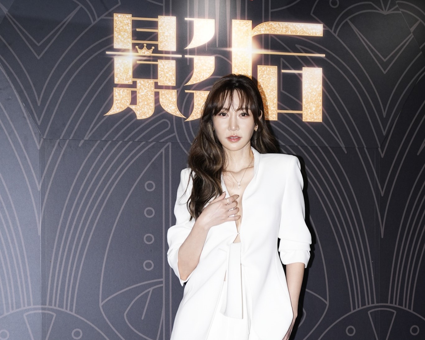 曾莞婷預告金鐘獎紅毯的尺度不會讓人失望。